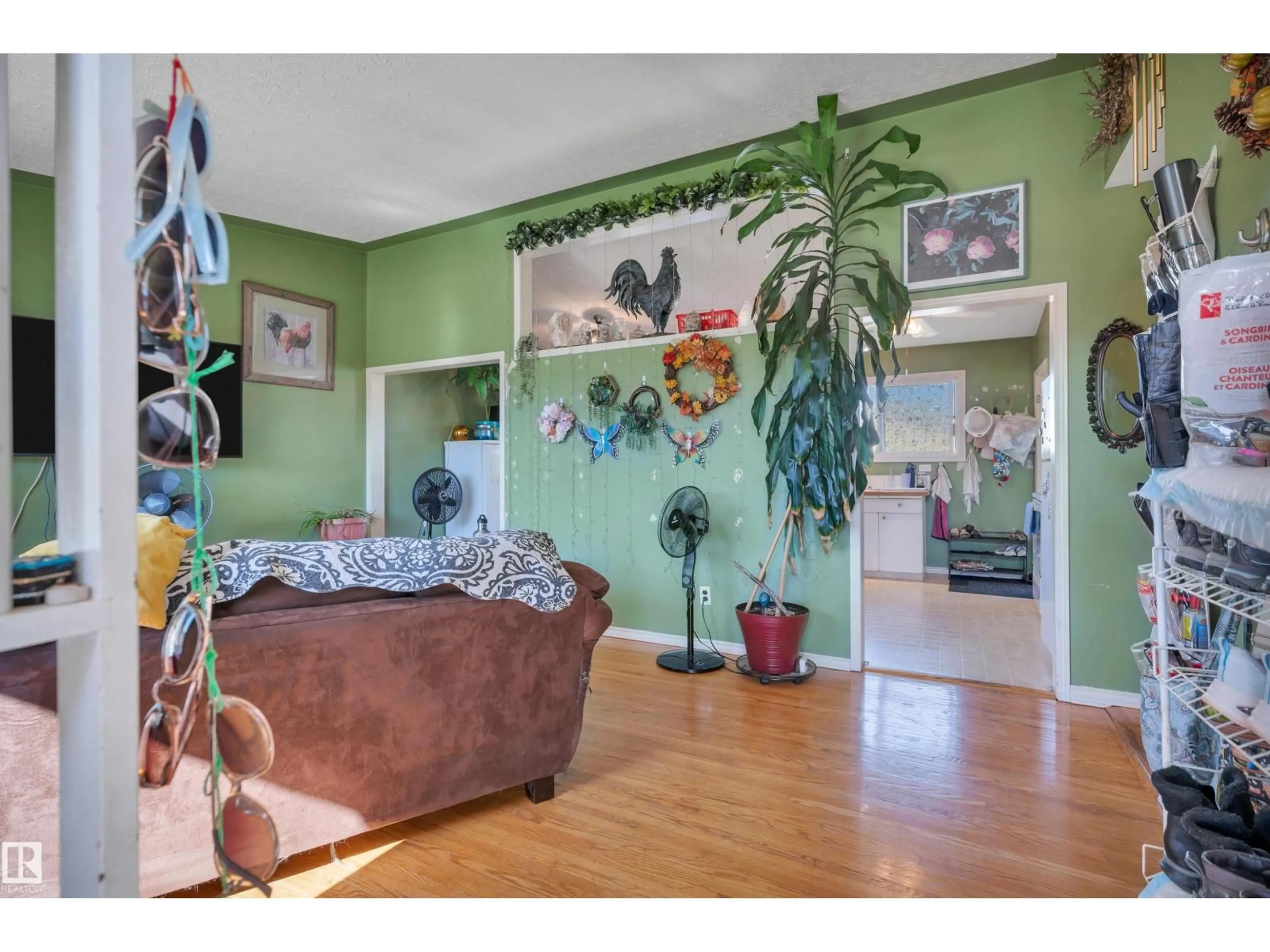 Indoor entryway for S NW - 8812 135A AV, Edmonton Alberta T5E1S1