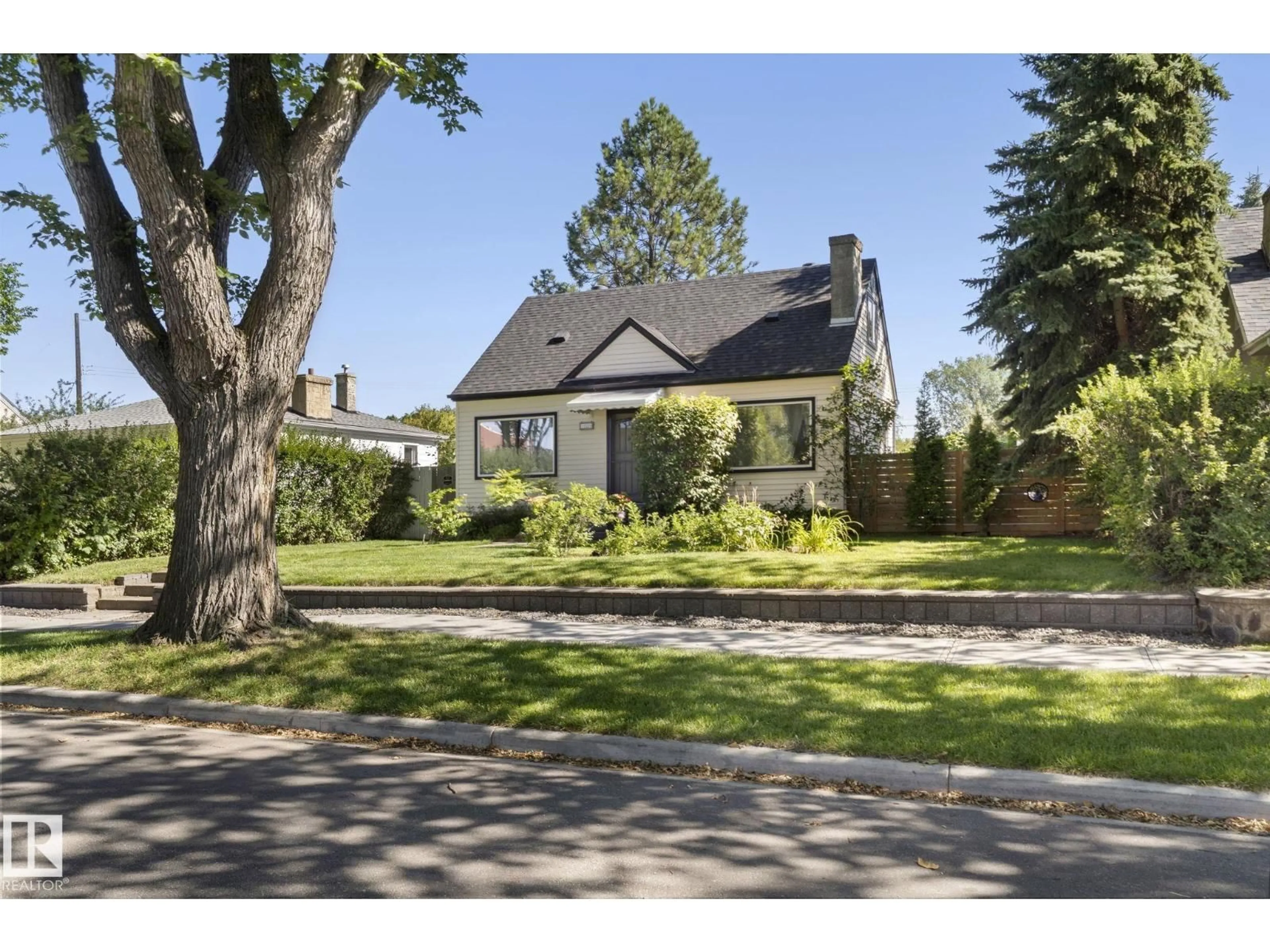 Unknown for 11331 60 ST NW, Edmonton Alberta T5W3Z2