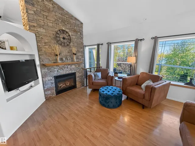 225 BAYVIEW DR, Rural Parkland County 2