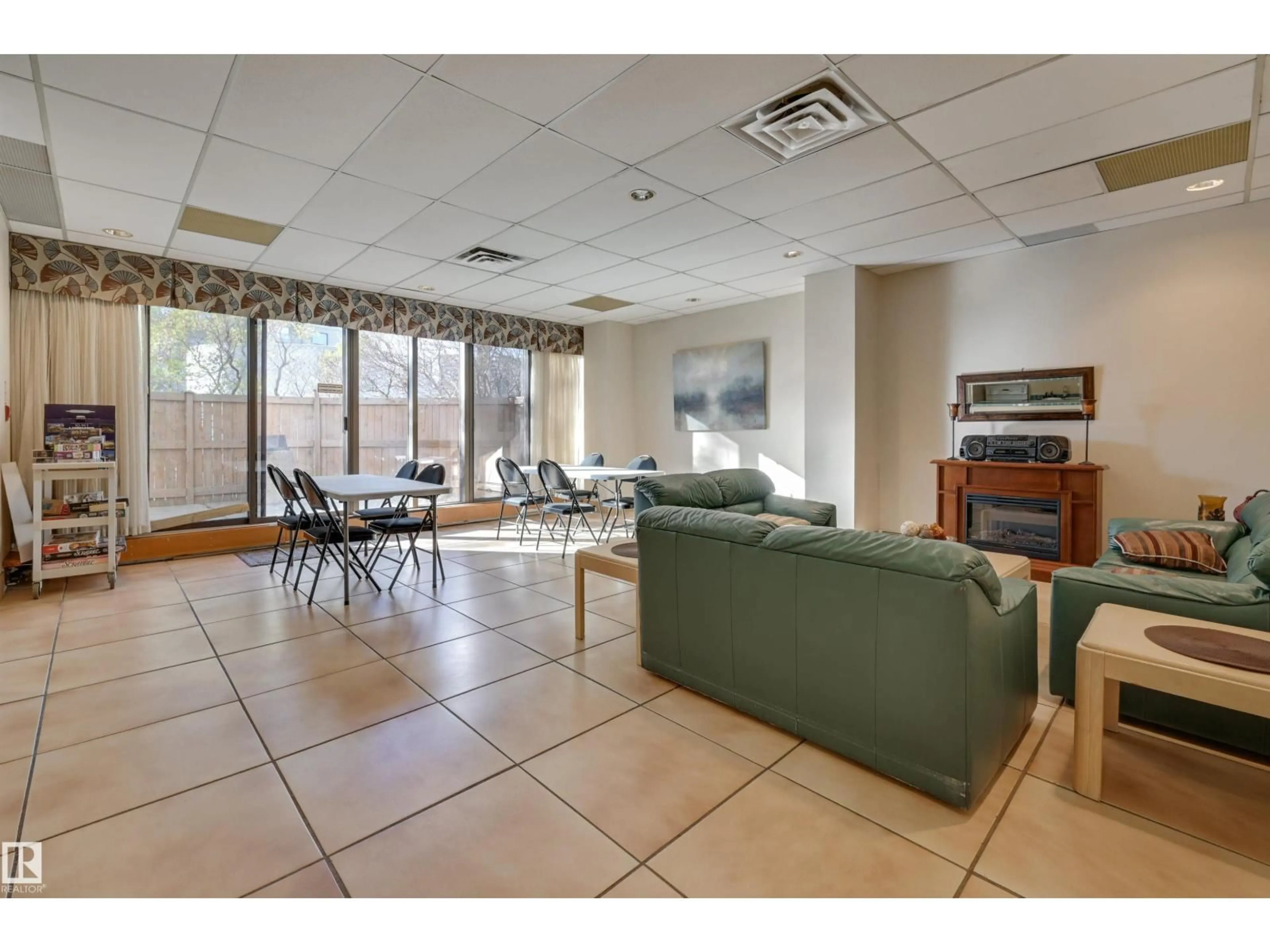 Lobby for 203 - 8340 JASPER AV, Edmonton Alberta T5H4C6