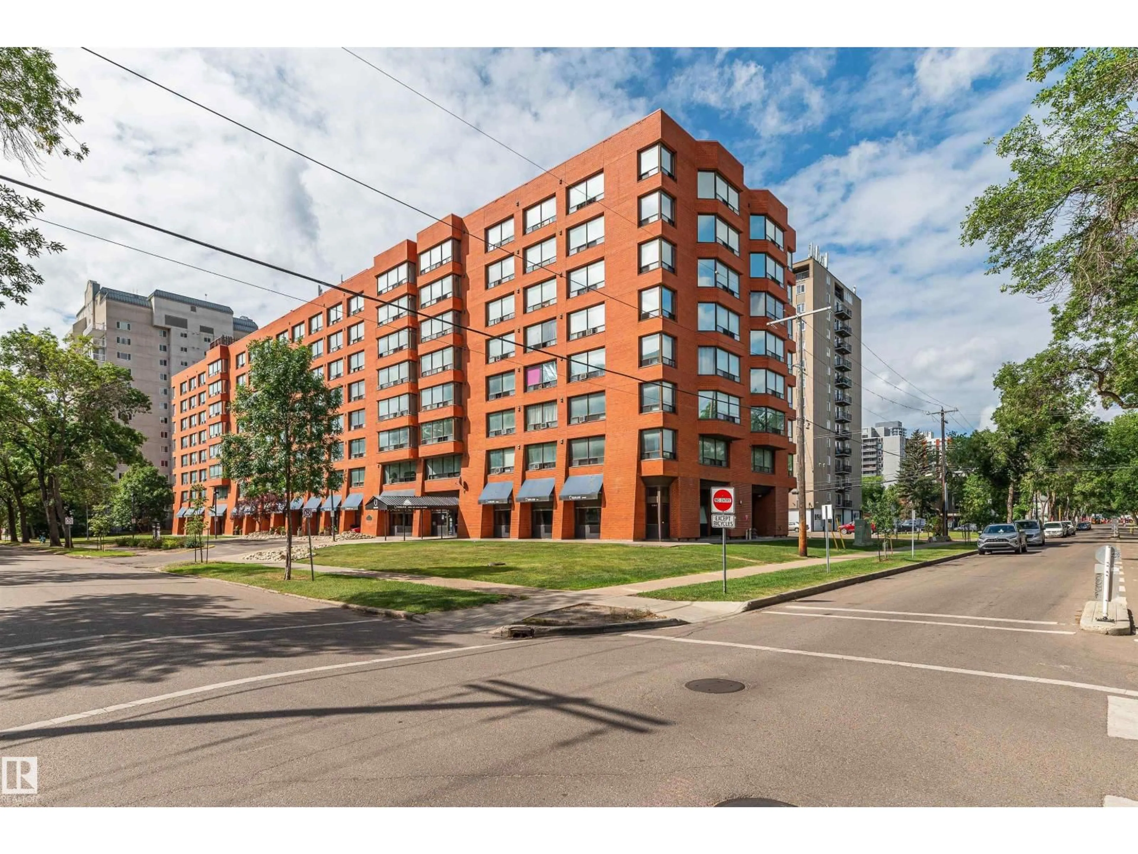 Unknown for 10160 - 815 114 ST NW, Edmonton Alberta T5K2L2