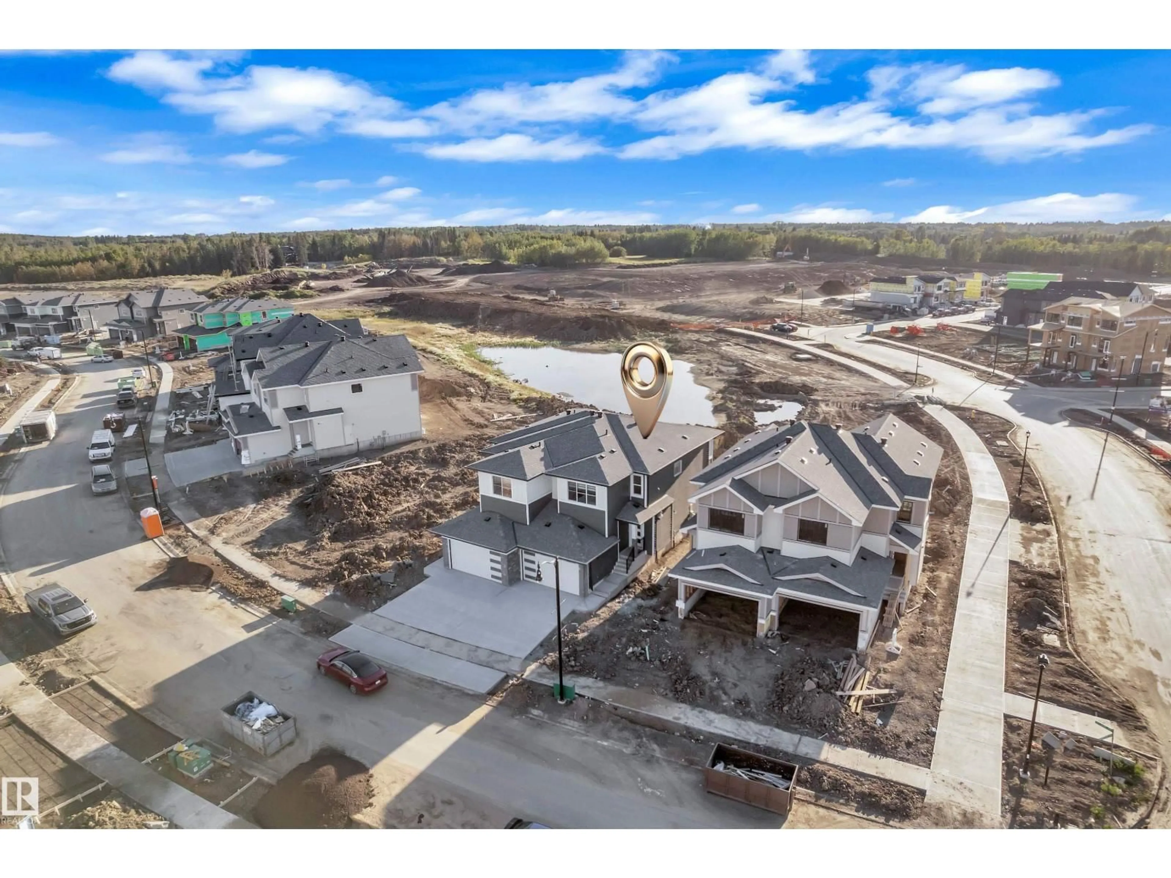 A pic from outside/outdoor area/front of a property/back of a property/a pic from drone, street for 10 RAVENSHIRE WYND, Sherwood Park Alberta T8B0G2