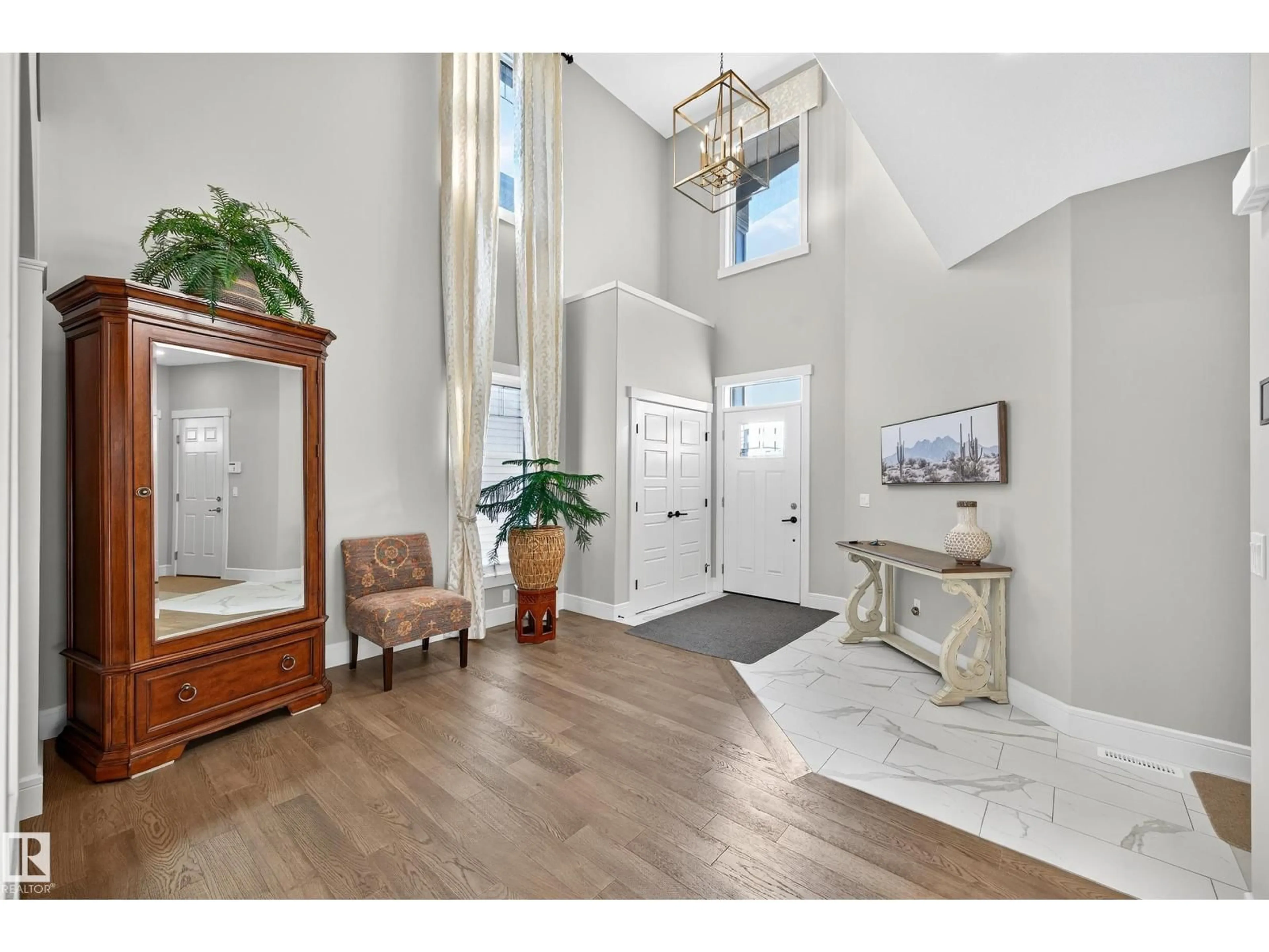 Indoor entryway for NW - 1411 25 ST, Edmonton Alberta T6T2K7