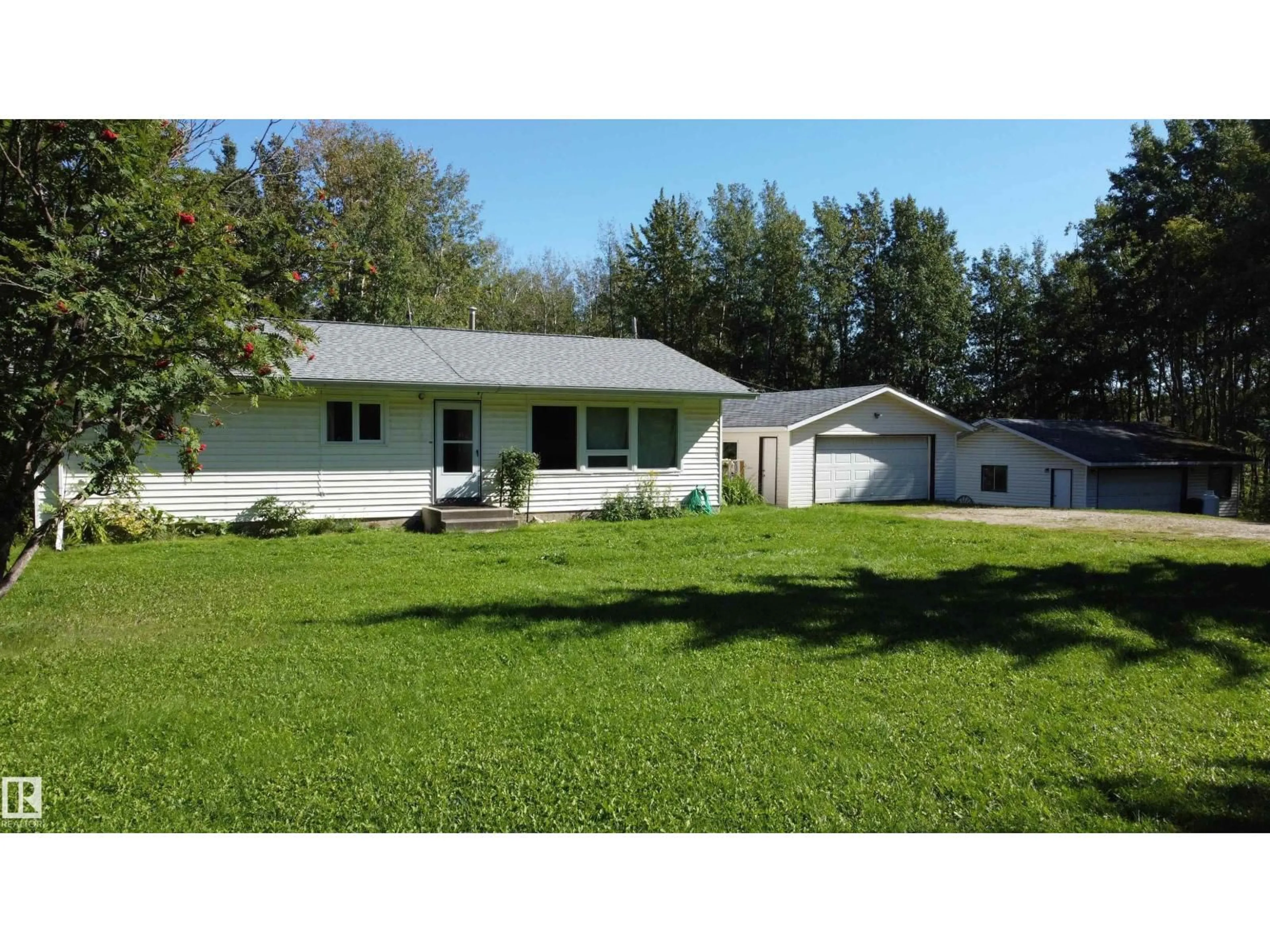 Home with vinyl exterior material, unknown for 10 RGE ROAD 10, Rural Wetaskiwin County Alberta T0C2C0