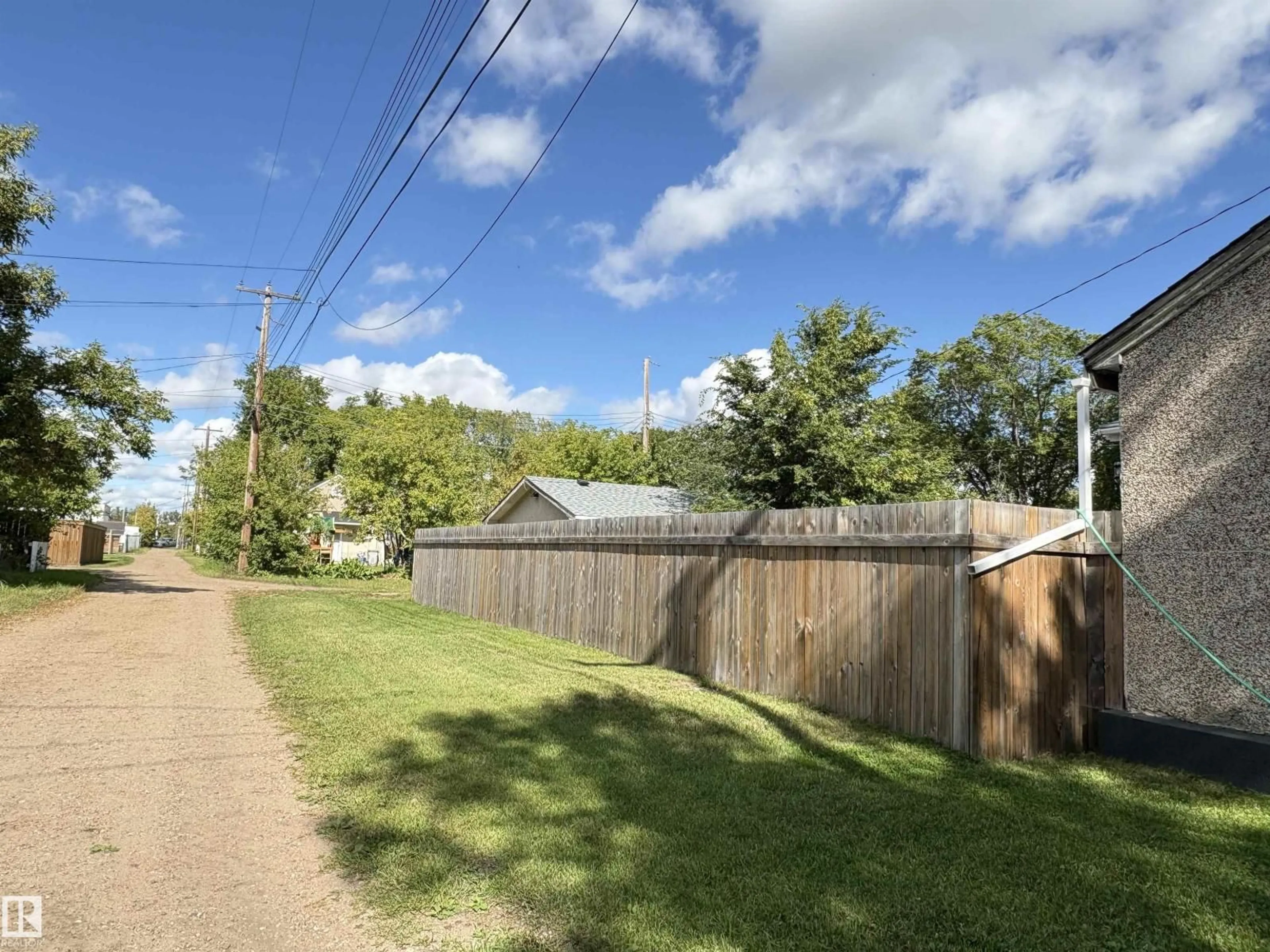 A pic from outside/outdoor area/front of a property/back of a property/a pic from drone, street for 4728 46 AVE, Redwater Alberta T0A2W0