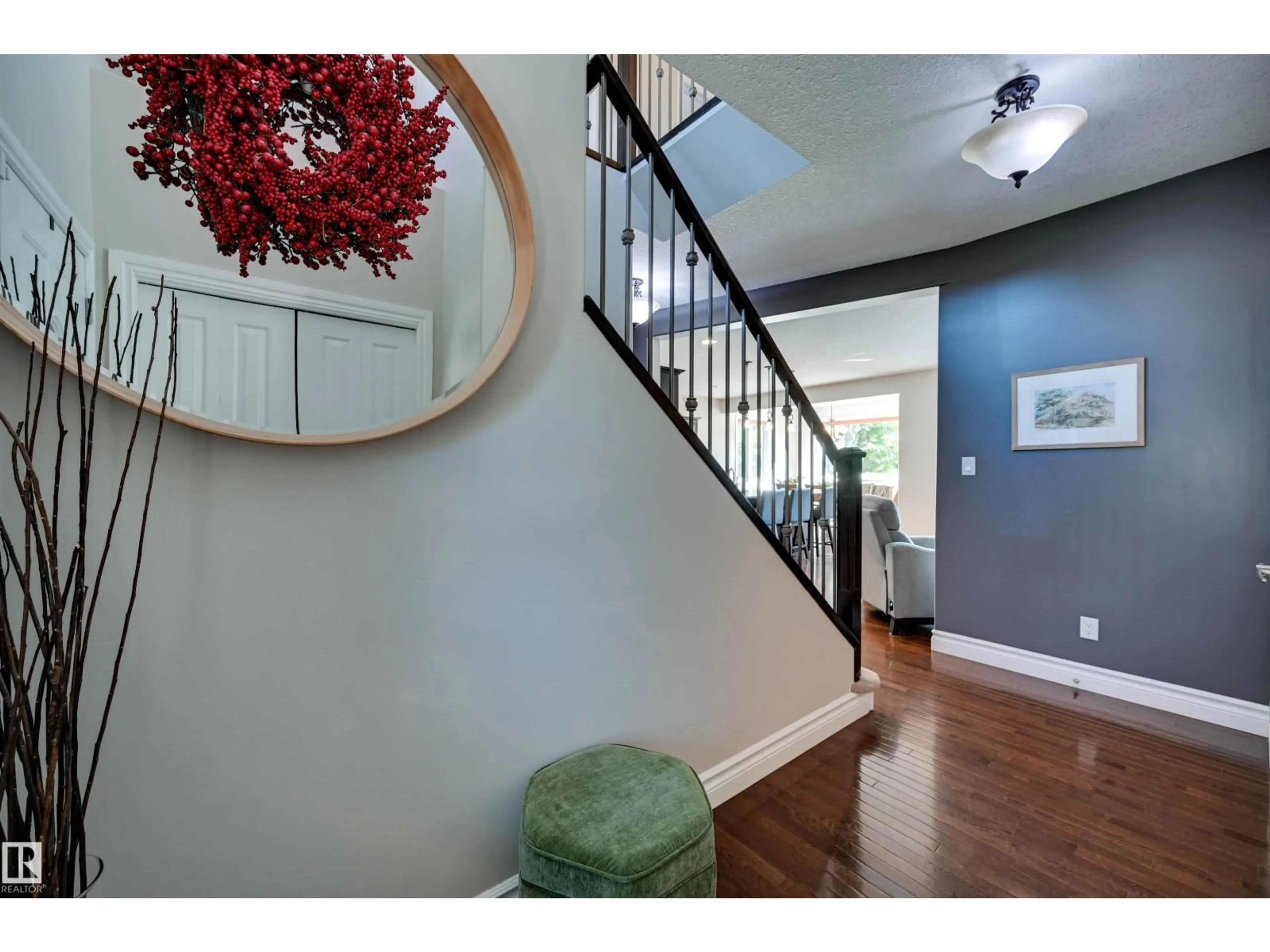 Indoor entryway for 2203 WARRY LO SW, Edmonton Alberta T6W0N8