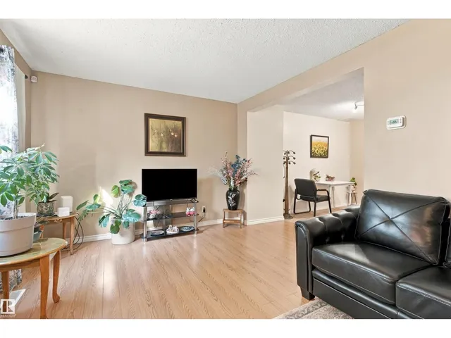 52 BELMEAD GARDENS GD, Edmonton 5
