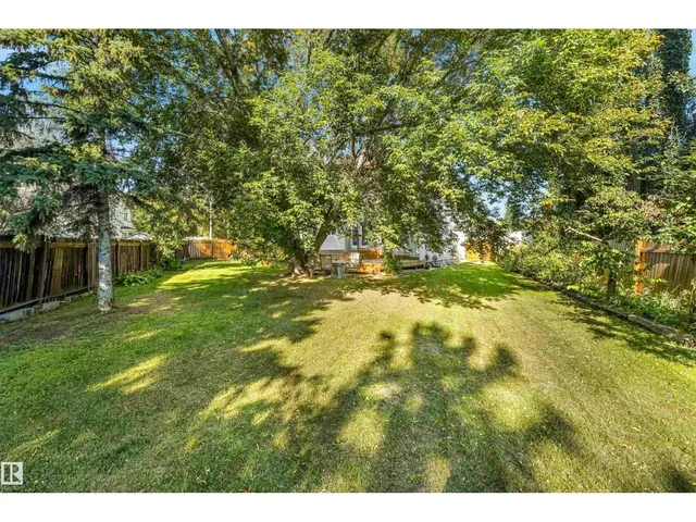 18623 70 AV, Edmonton 4