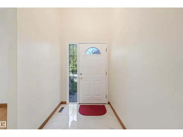 18623 70 AV, Edmonton 5