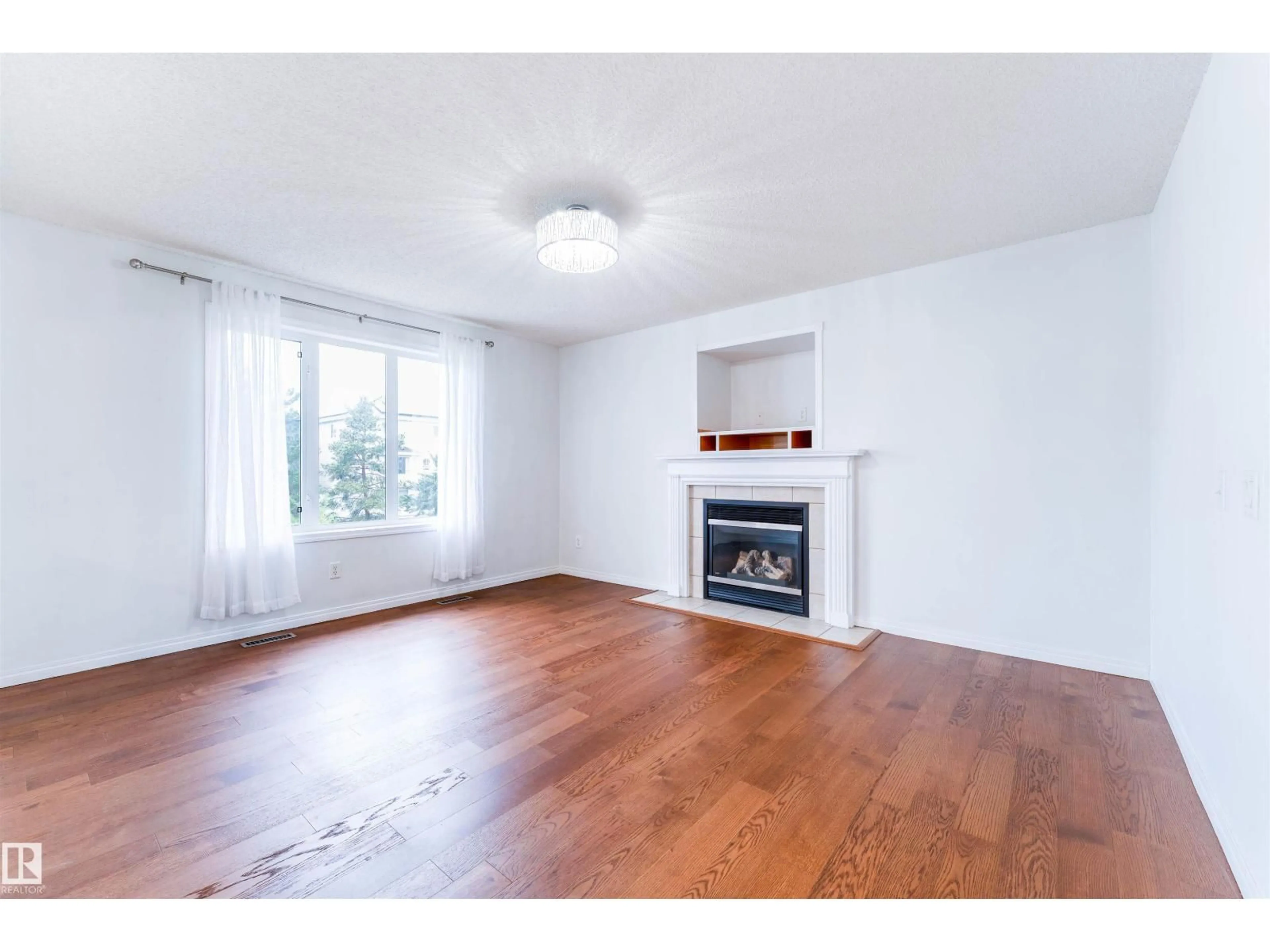A pic of a room for NW - 14916 136 ST, Edmonton Alberta T6V1M3