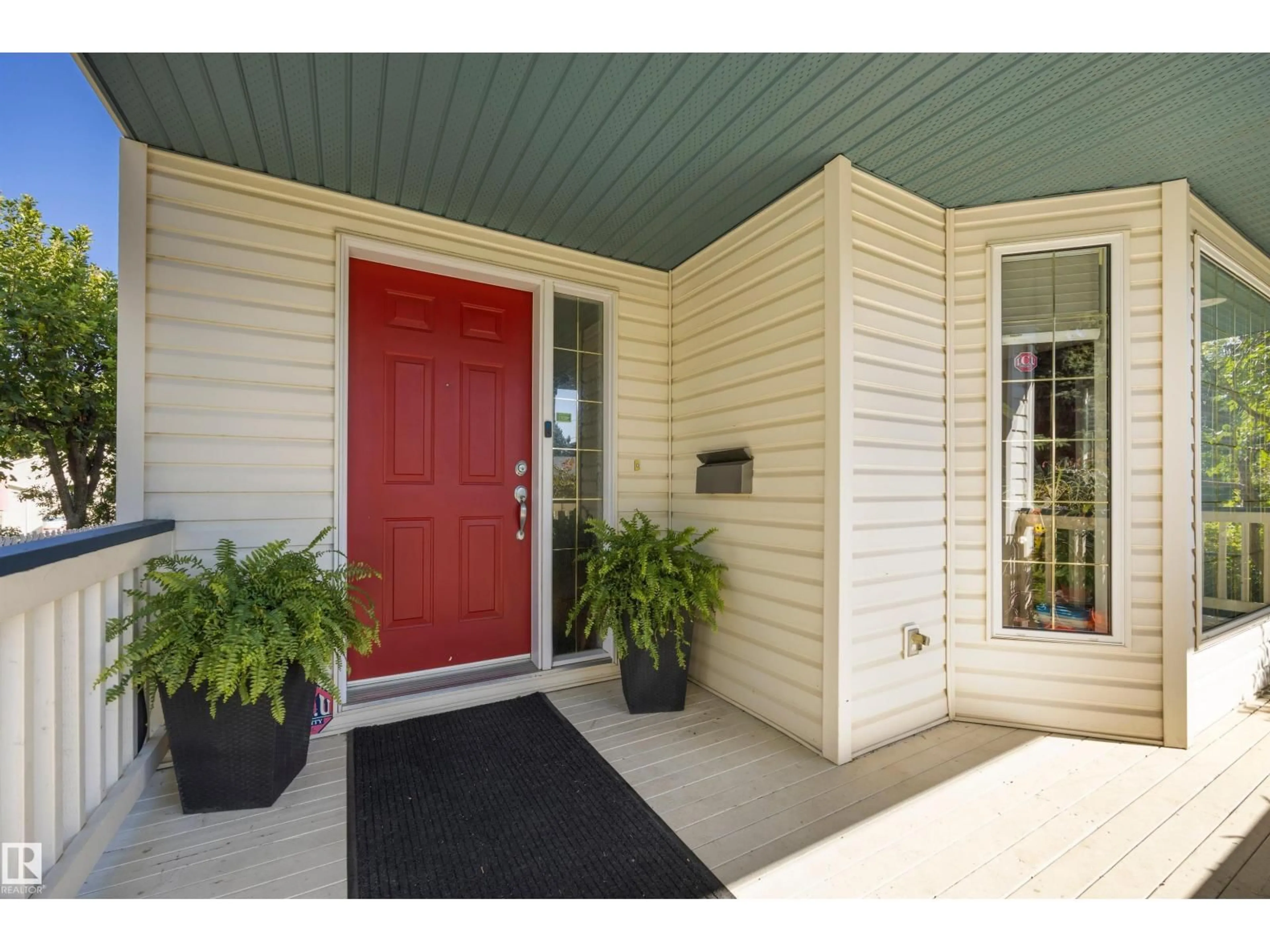 Indoor entryway for 10885 75 ST, Edmonton Alberta T5B2B1