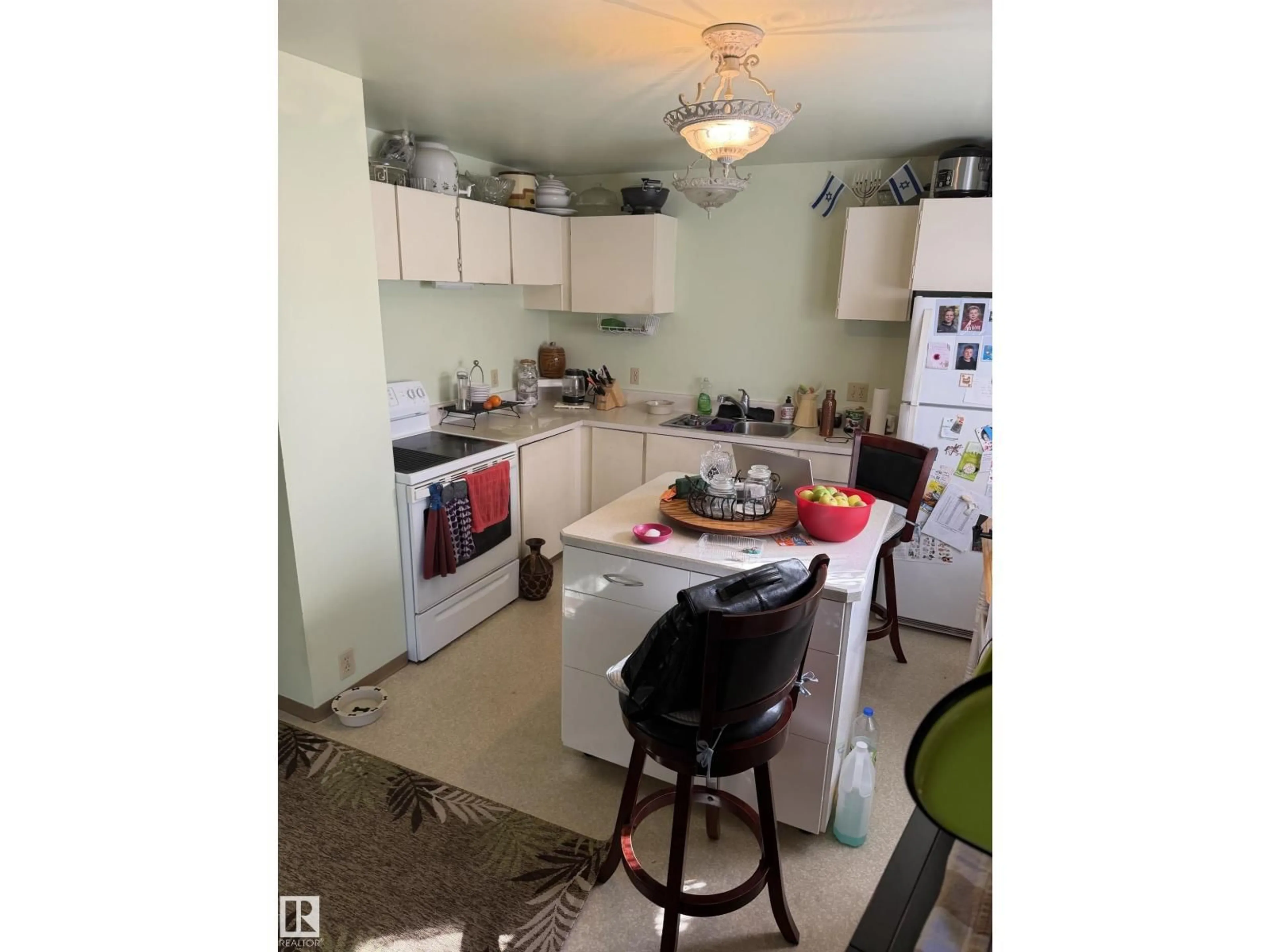 Standard kitchen, unknown for 2008 53 ST, Edmonton Alberta T6L5G4