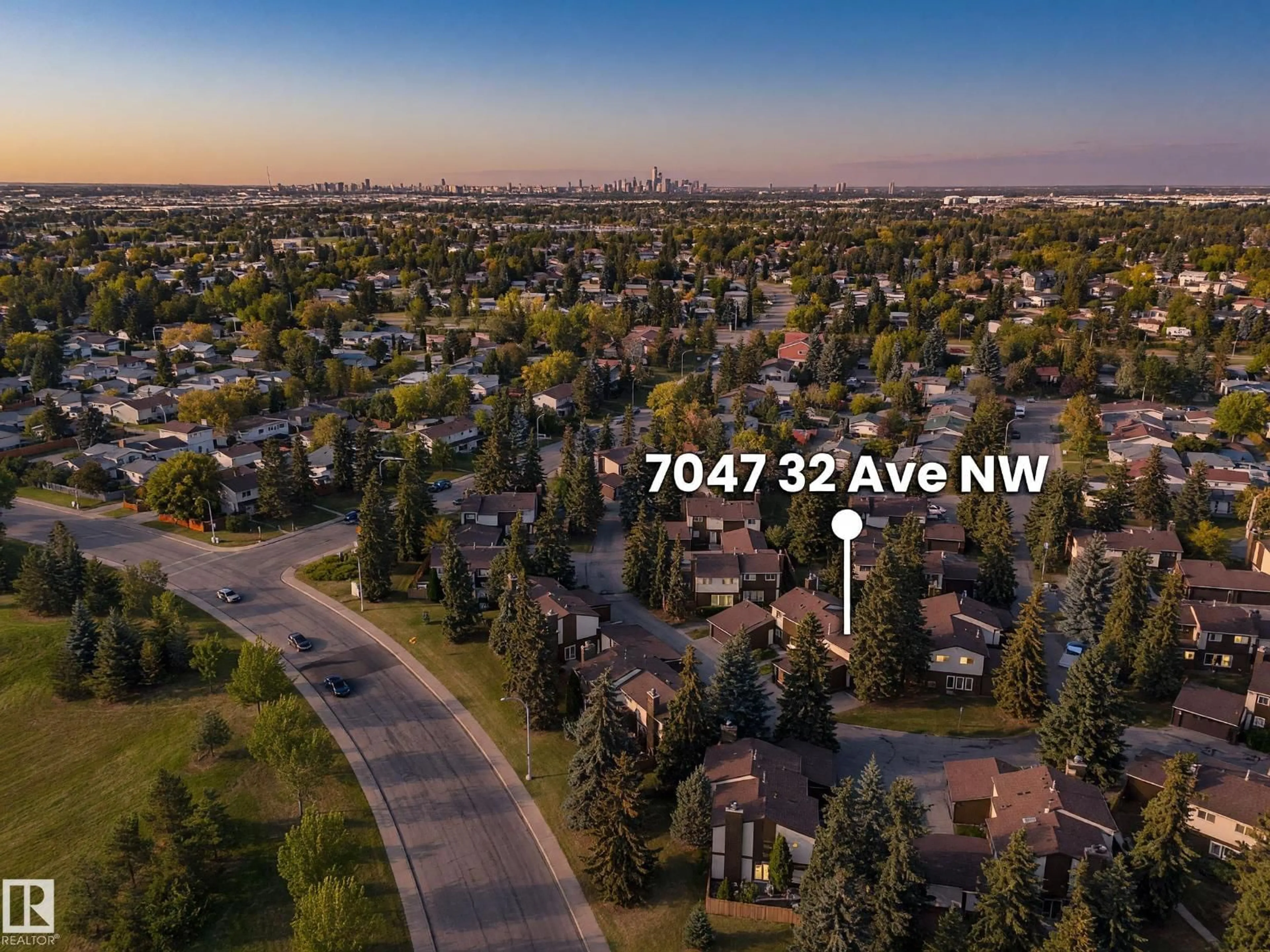 A pic from outside/outdoor area/front of a property/back of a property/a pic from drone, mountain view for 7047 32 AV, Edmonton Alberta T6K2K9