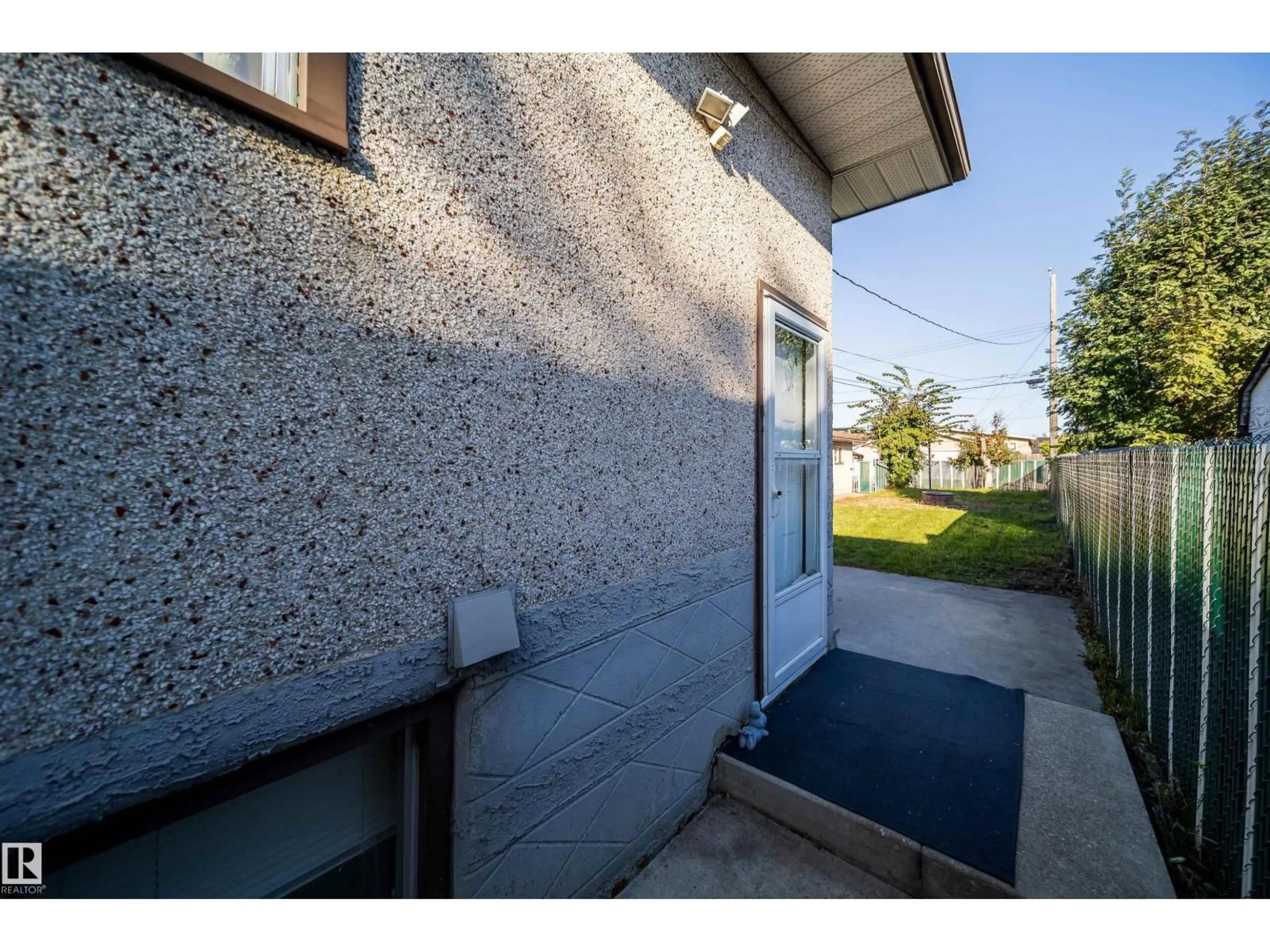 Unknown for 12825 102 ST, Edmonton Alberta T5E4J2