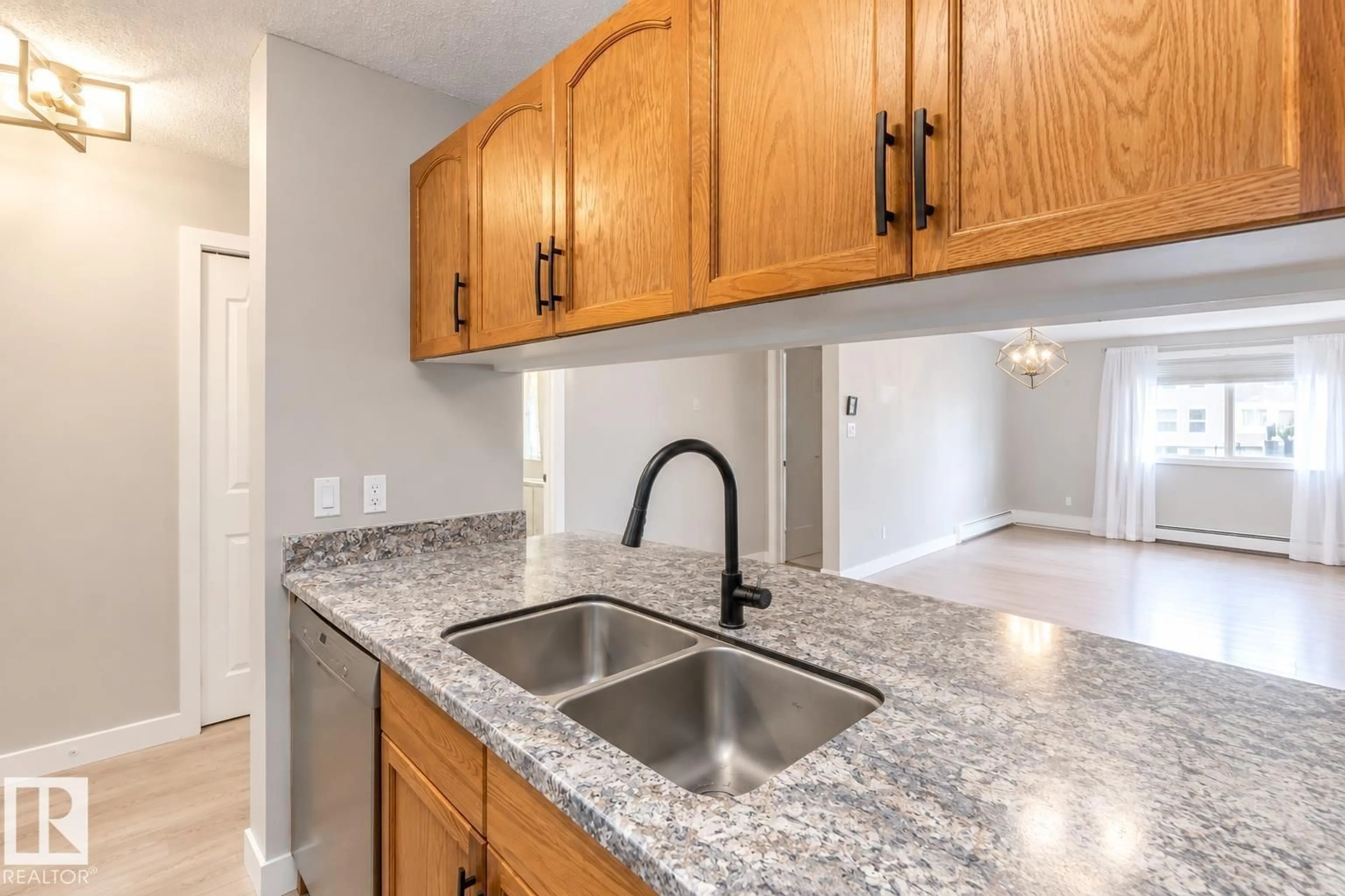 Standard kitchen, ceramic/tile floor for 329 17447 98A AV NW, Edmonton Alberta T5T6M4