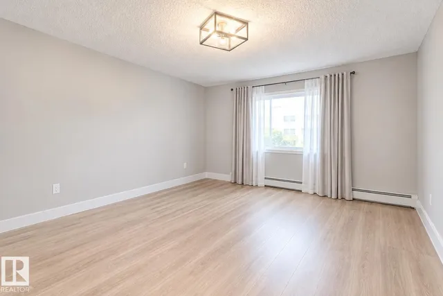 329 17447 98A AV NW, Edmonton 5