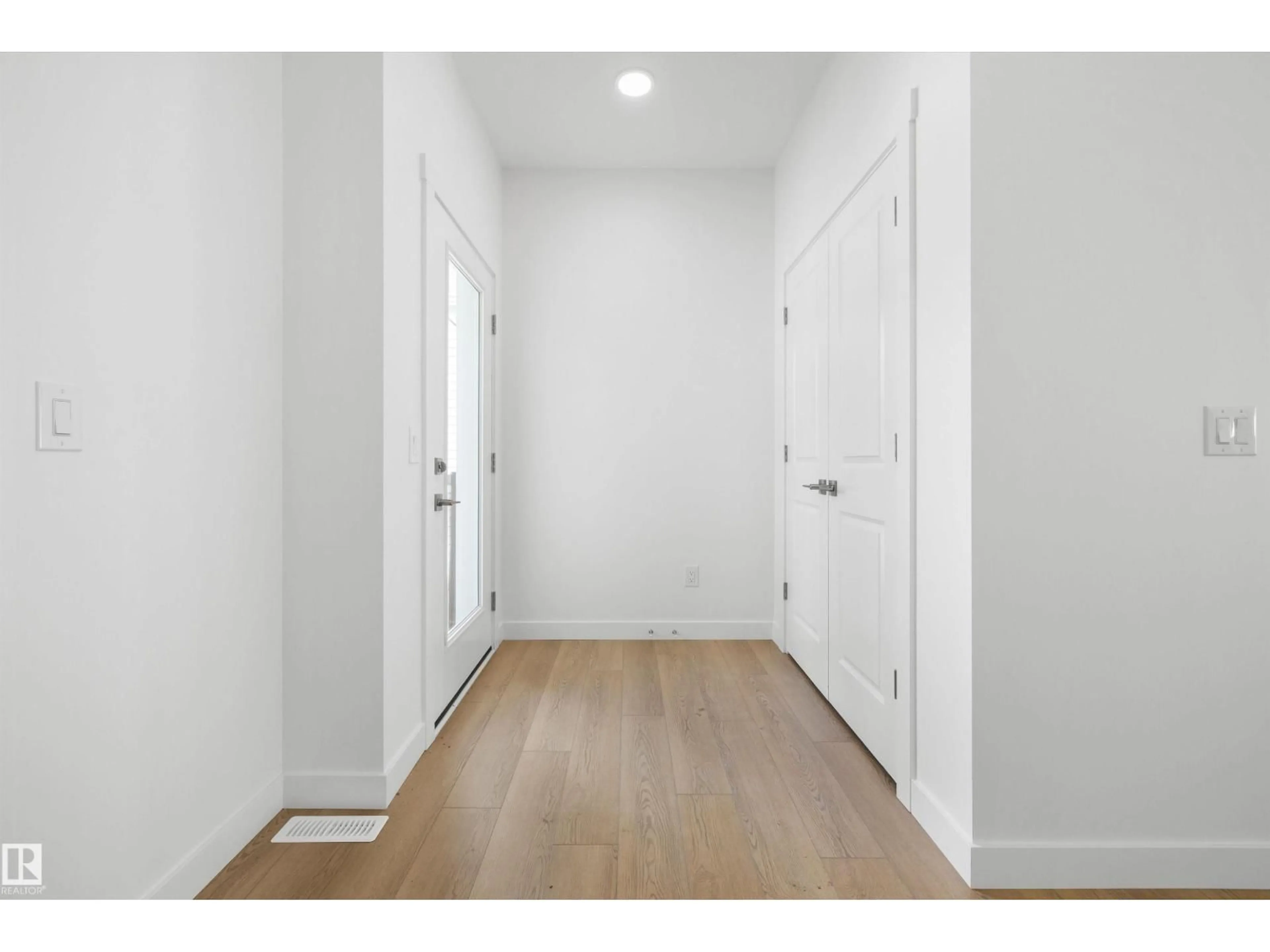Indoor entryway for NW - 2523 210 ST, Edmonton Alberta T6M2M7