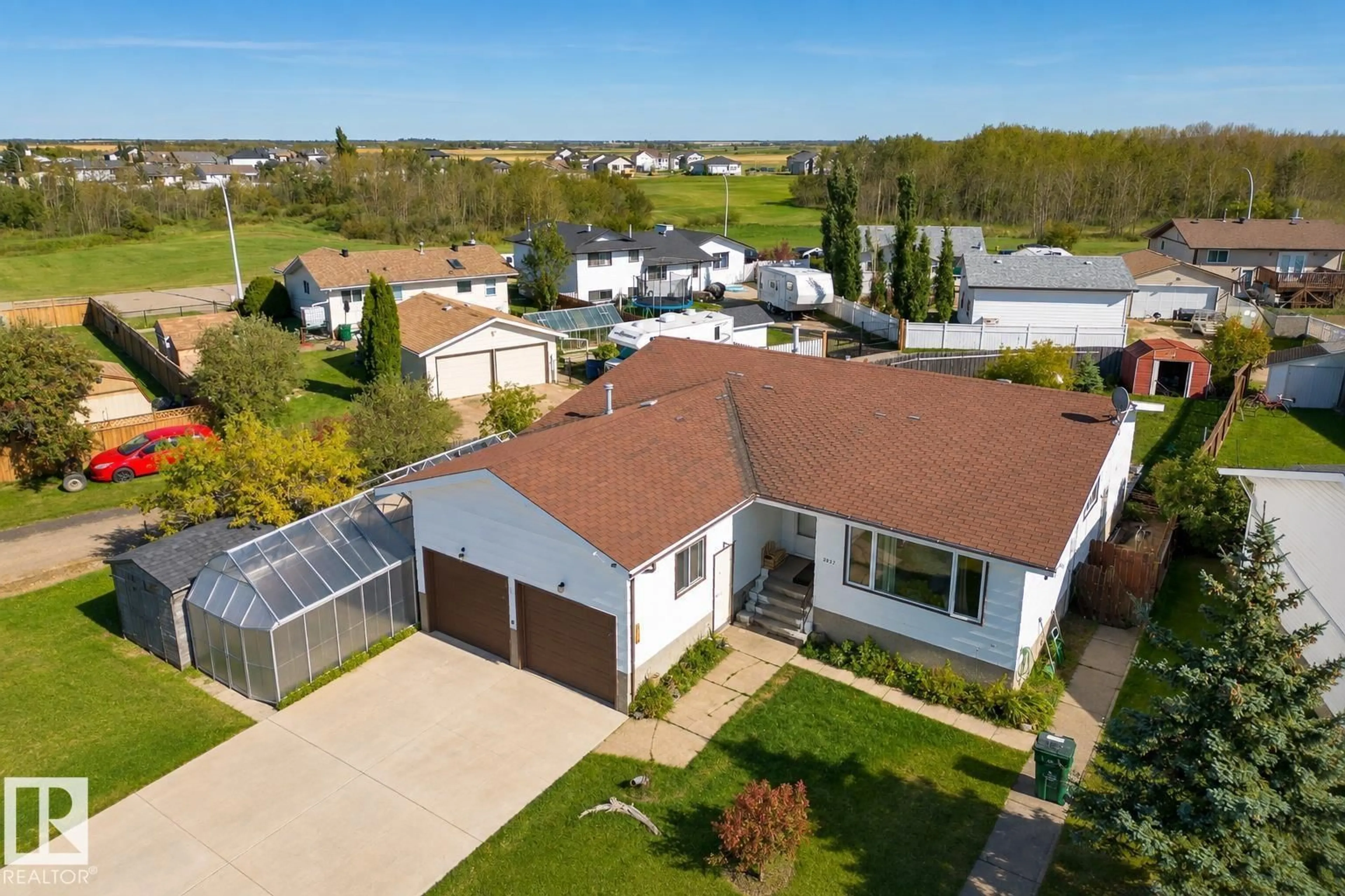 A pic from outside/outdoor area/front of a property/back of a property/a pic from drone, street for 5047 46 ST, Lamont Alberta T0B2R0