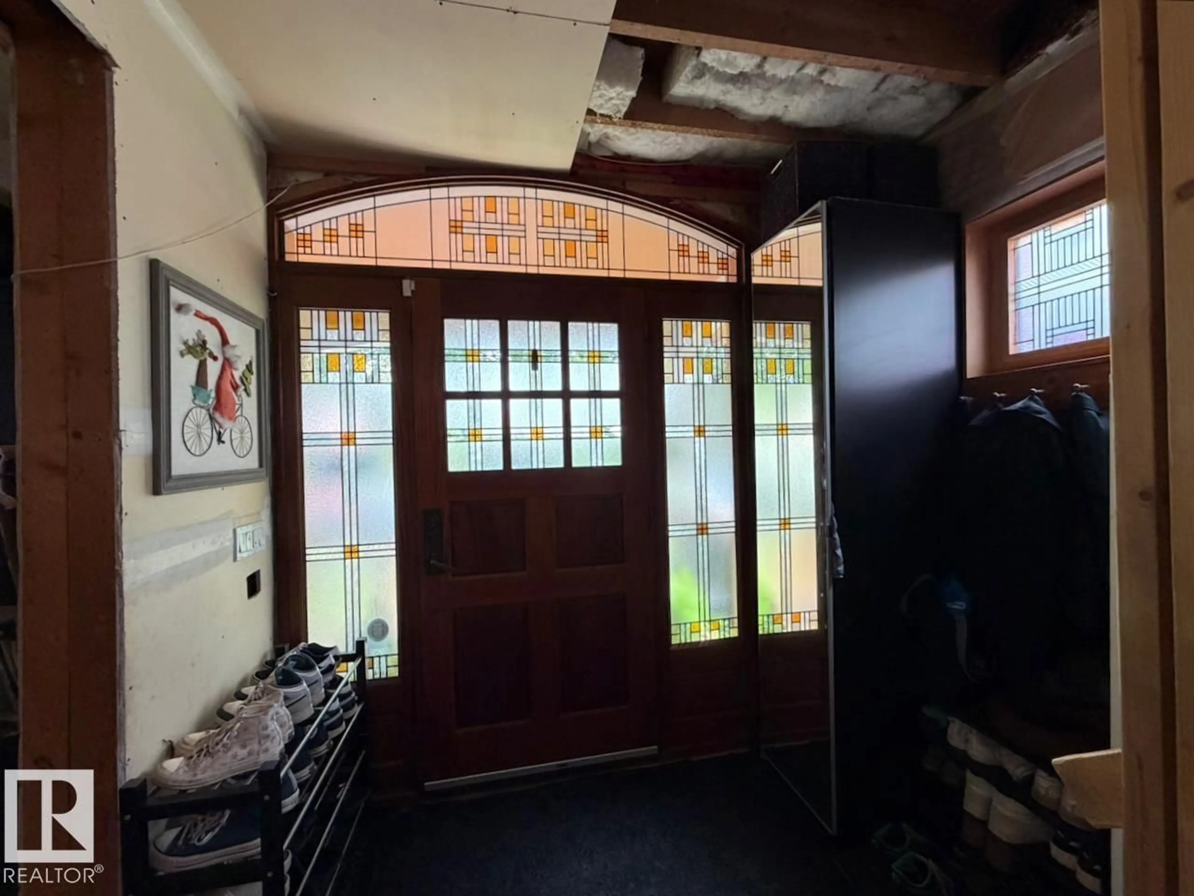Indoor entryway for 10994 126 ST, Edmonton Alberta T5M0P5