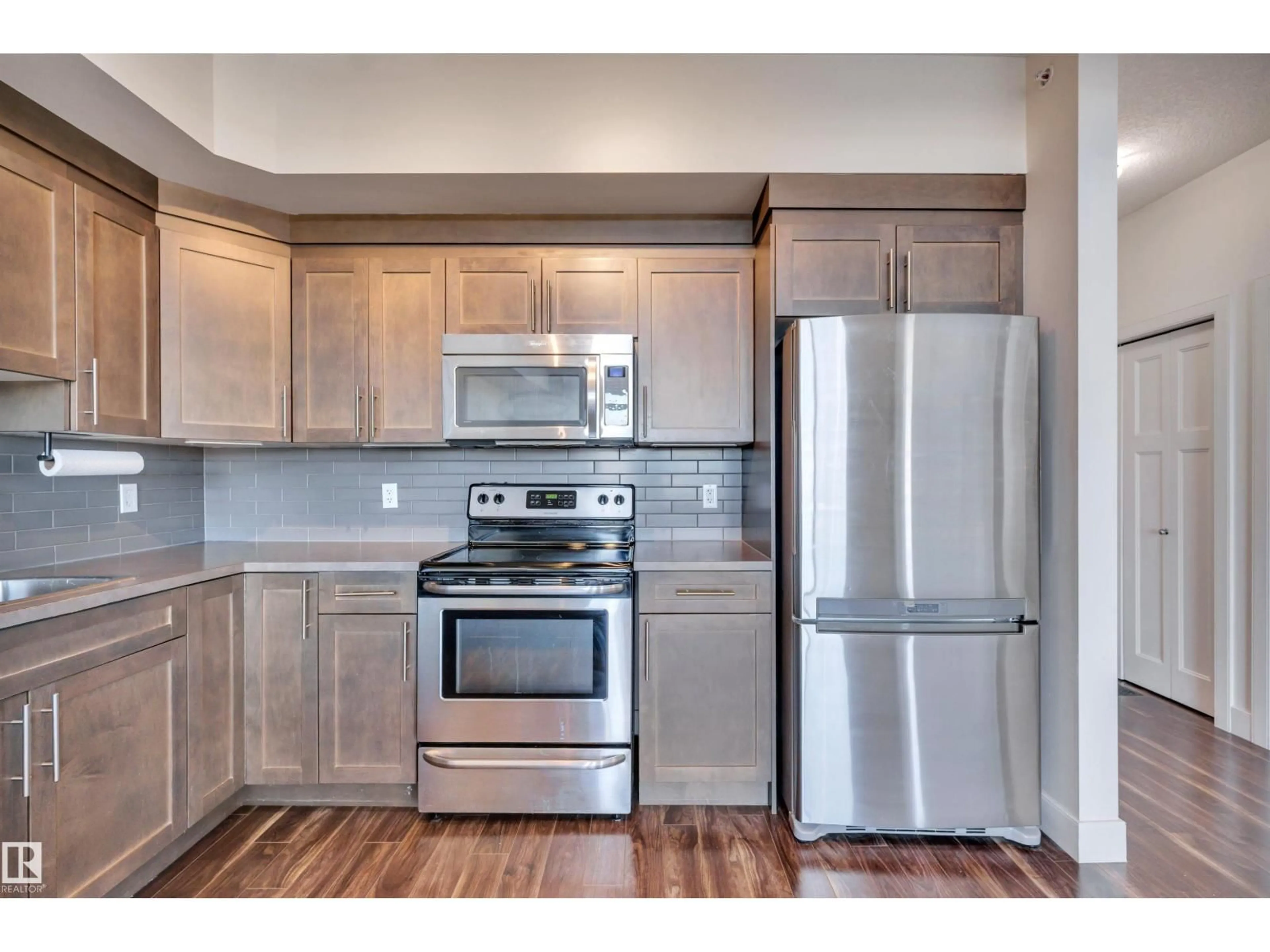 Standard kitchen, wood/laminate floor for #302 - 279 WYE RD, Sherwood Park Alberta T8B0A7