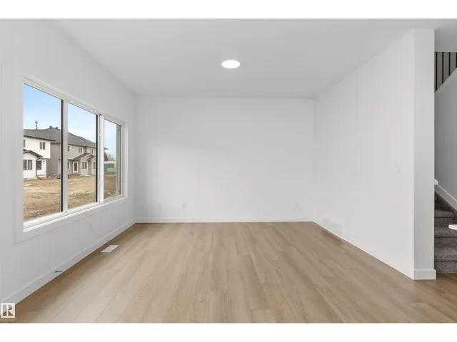 924 18 AV, Edmonton 5