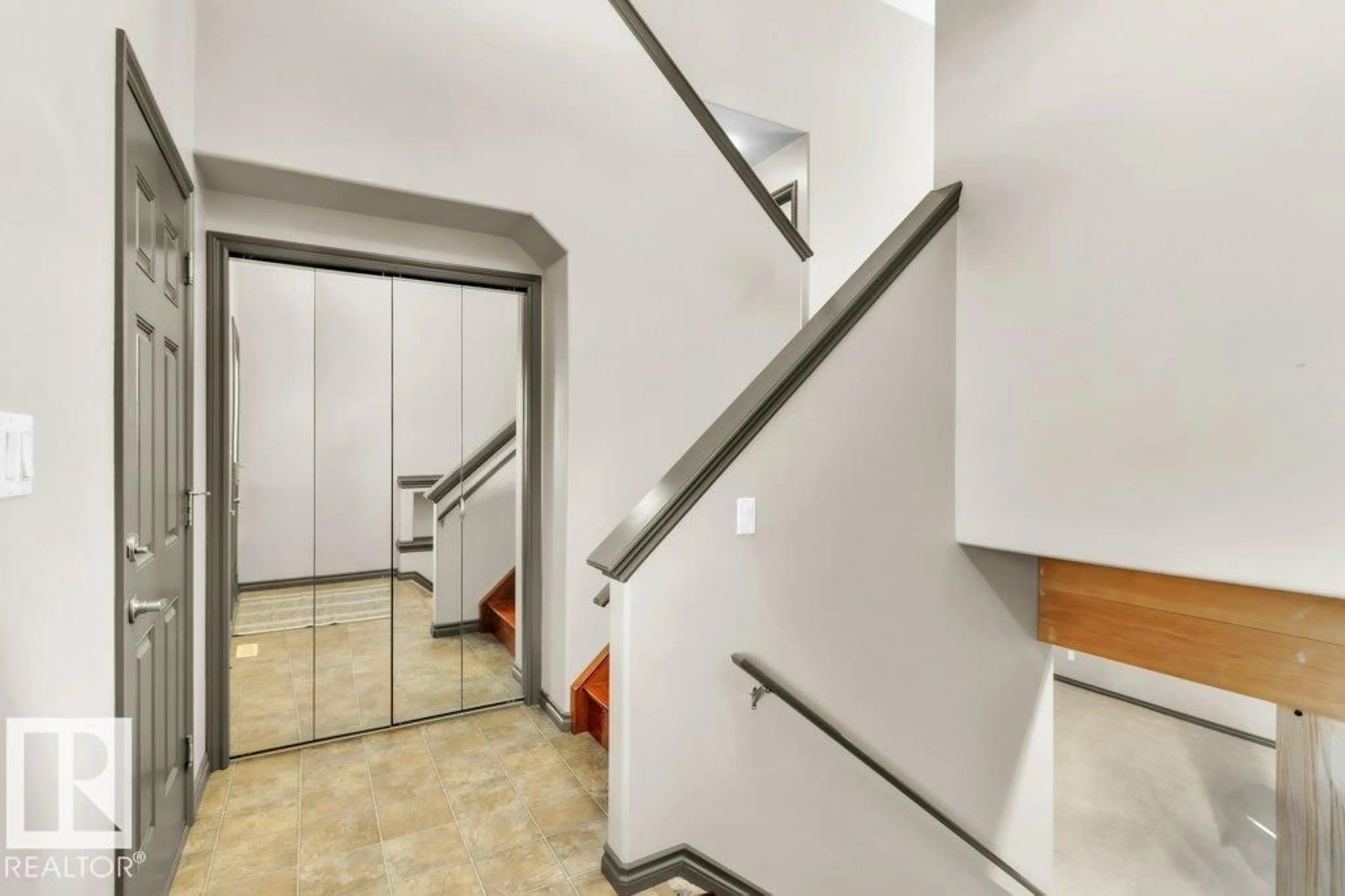 Indoor foyer for 4217 MCMULLEN PL, Edmonton Alberta T6W1S6