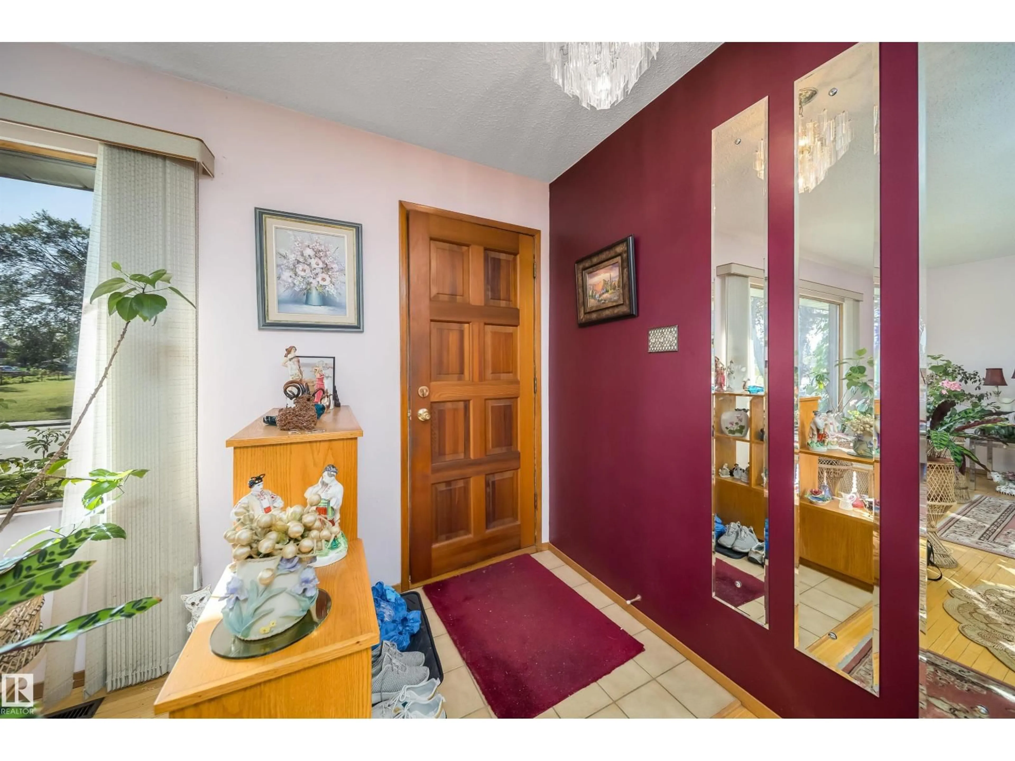 Indoor entryway for 4808 106 AV, Edmonton Alberta T6A1E6