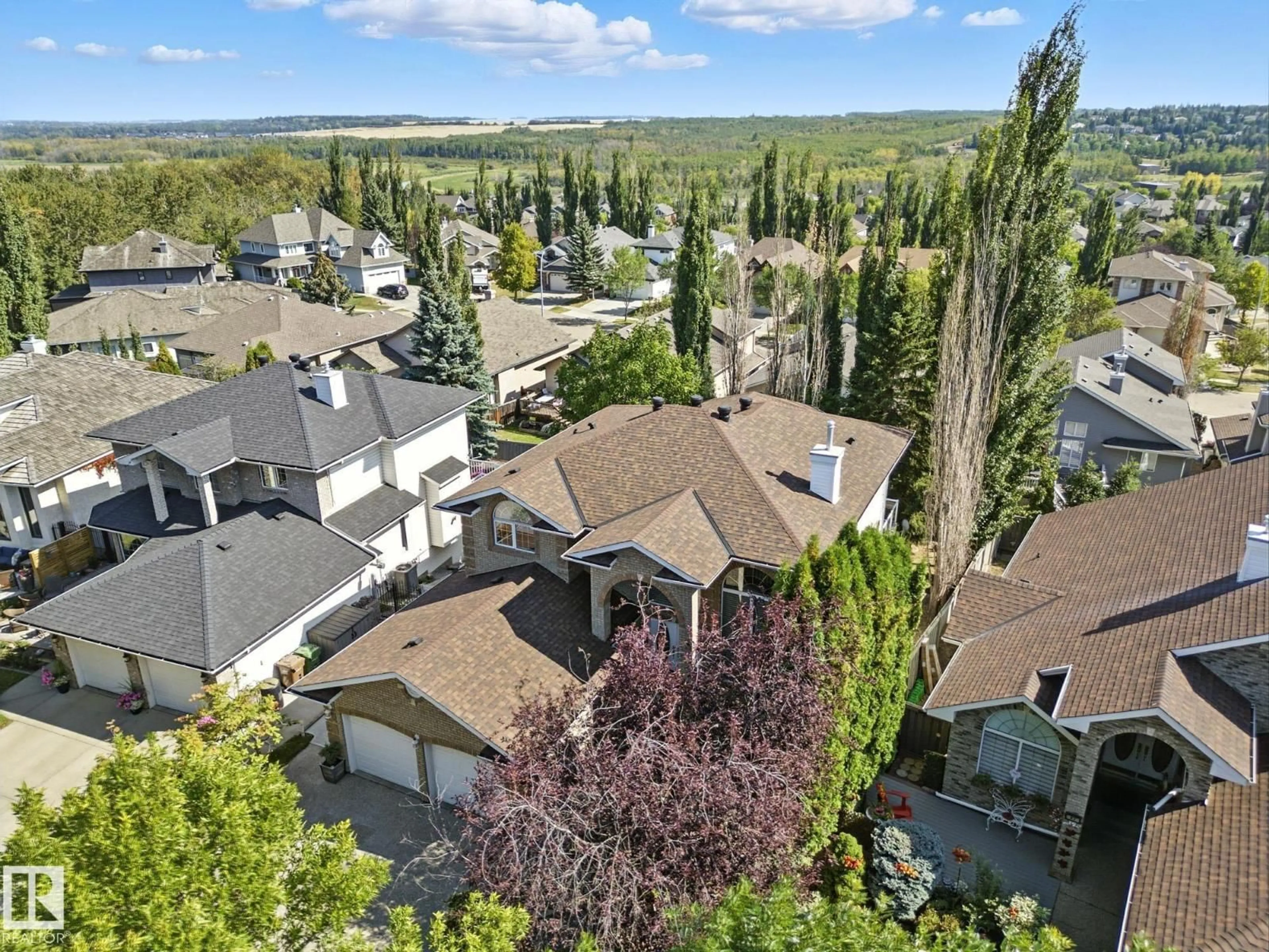 A pic from outside/outdoor area/front of a property/back of a property/a pic from drone, unknown for 29 OAKDALE PL, St. Albert Alberta T8N6L7