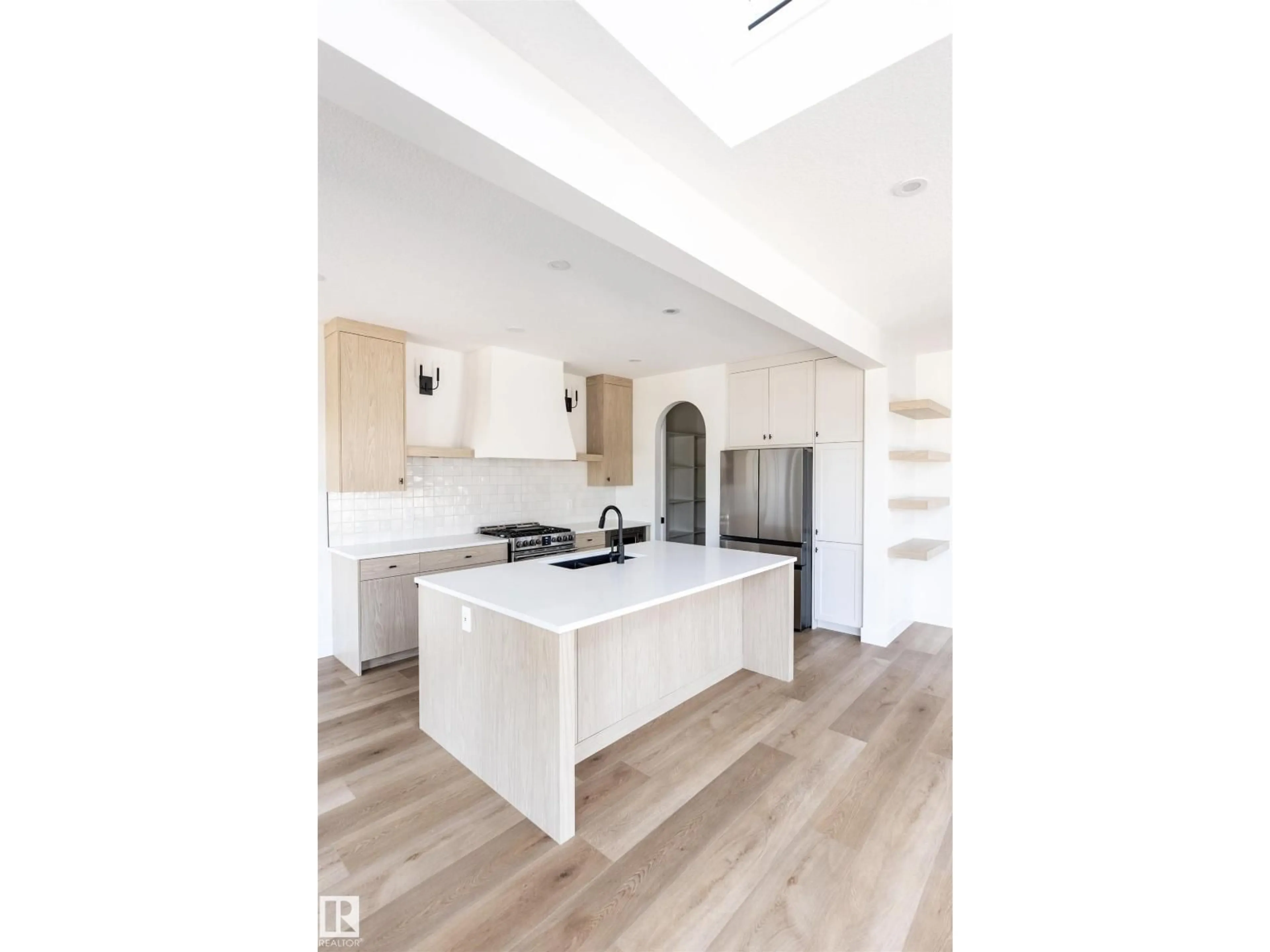 Open concept kitchen, unknown for 31 NEWBURY CI, Sherwood Park Alberta T8B0G1