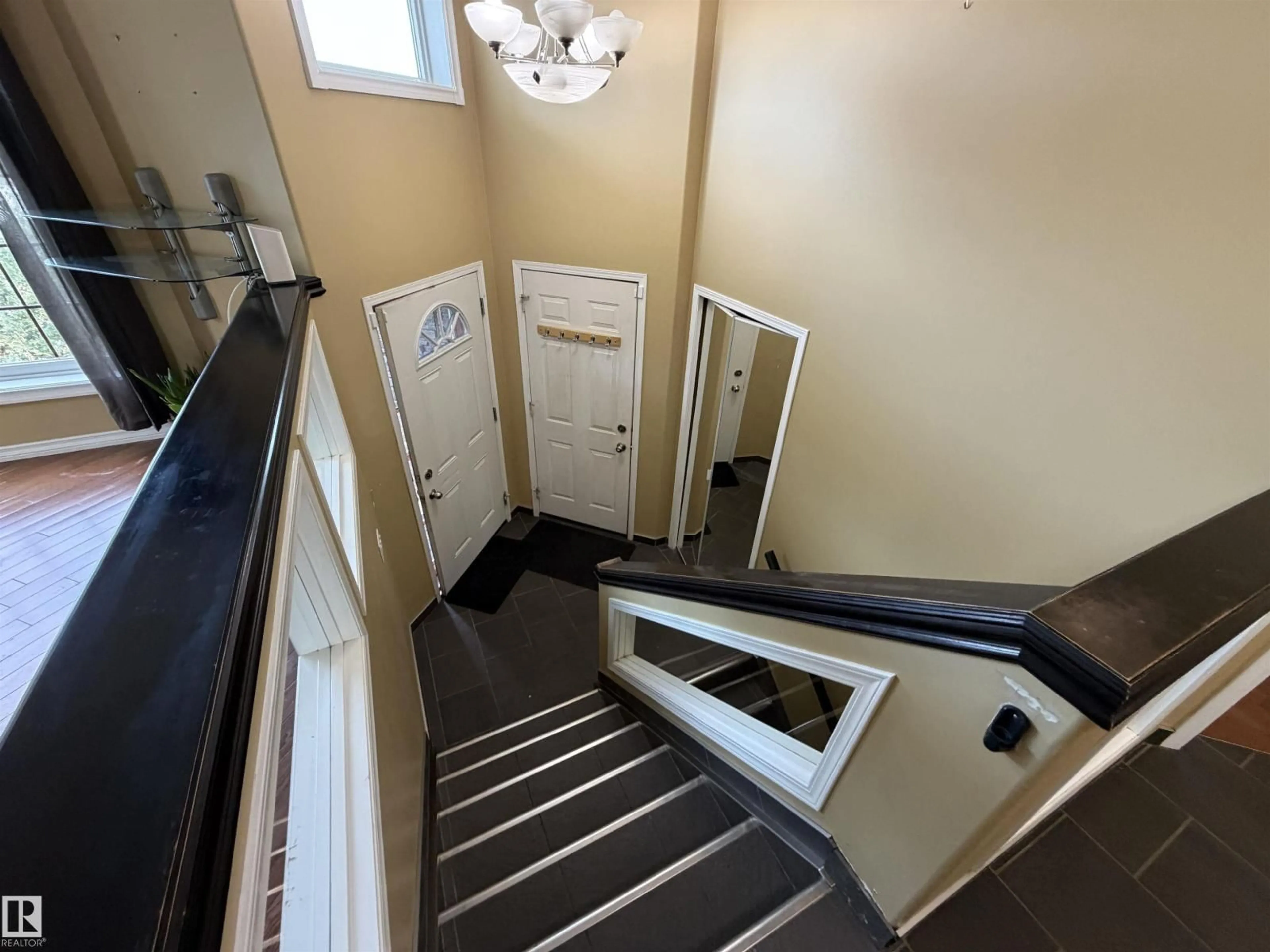 Stairs for NW - 5304 155 AV, Edmonton Alberta T5Y2S6