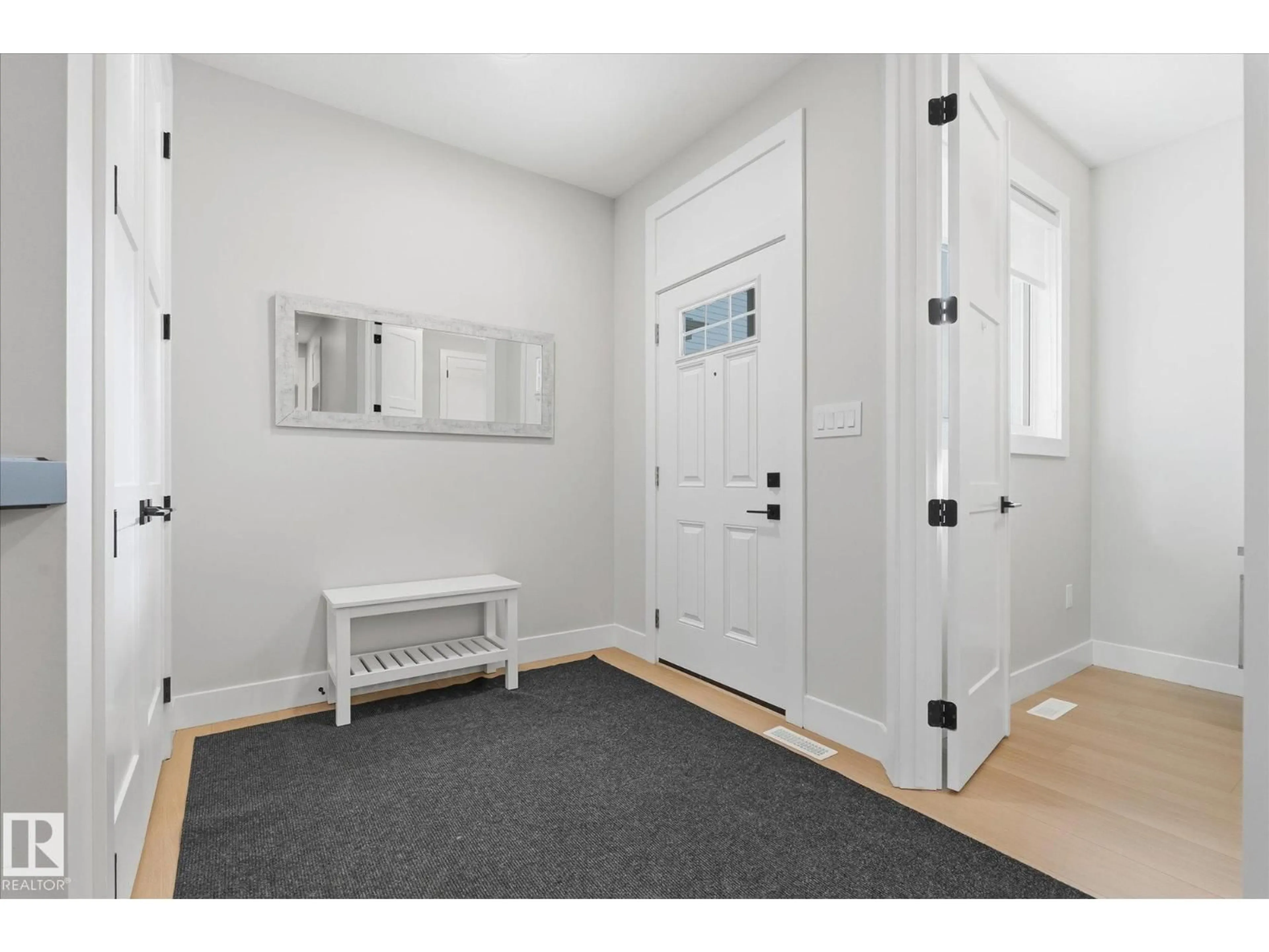 Indoor entryway for 38 STARLING WY, Fort Saskatchewan Alberta T8L0Y1