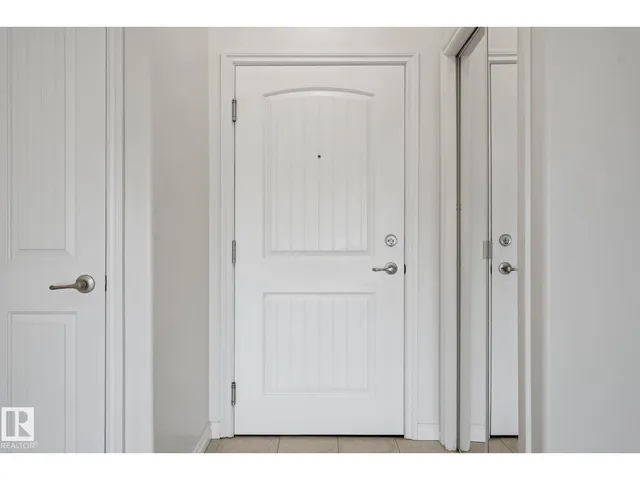 205 8528 82 AV NW, Edmonton 4