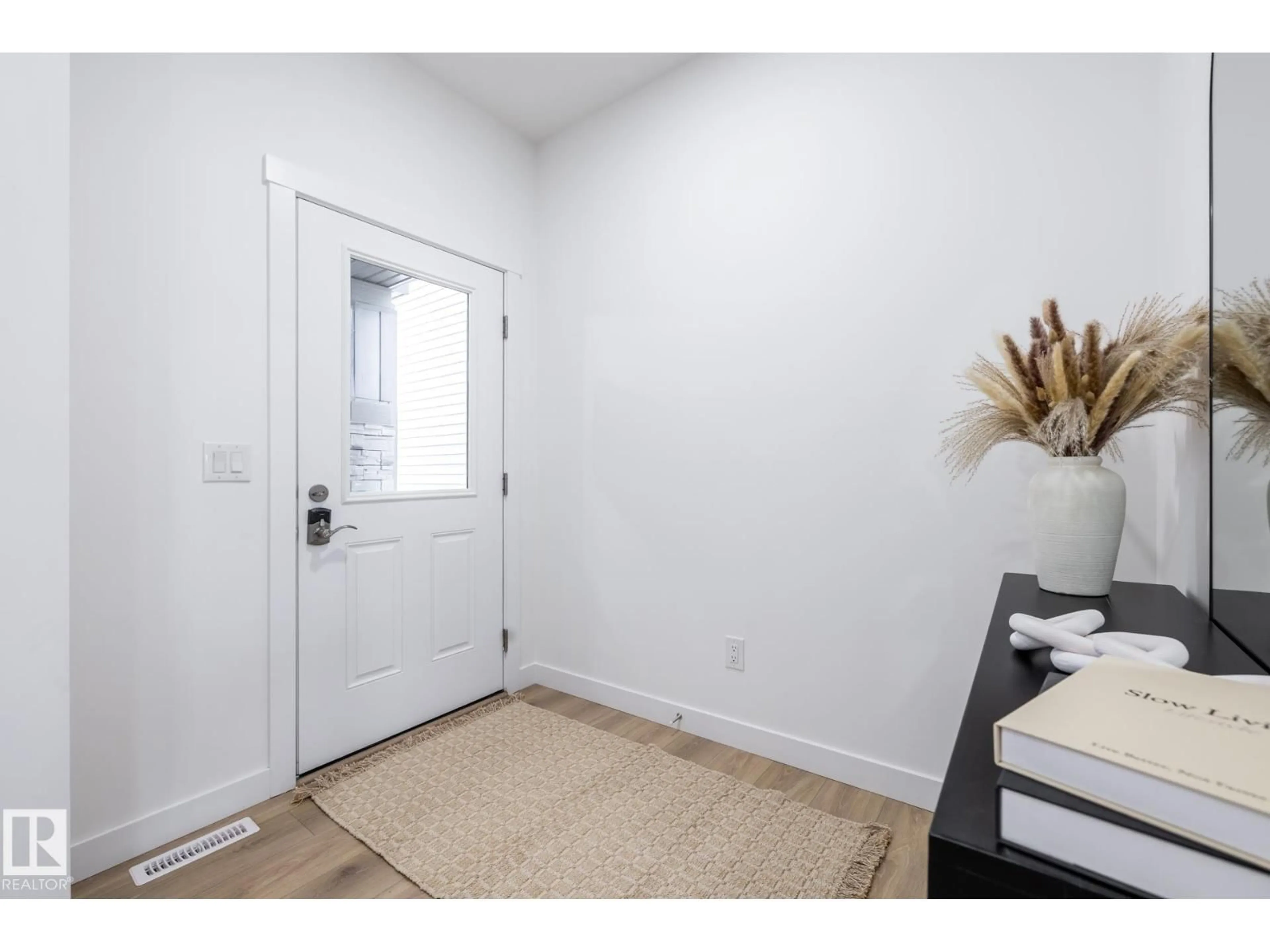 Indoor entryway for NE - 15768 7 ST, Edmonton Alberta T5Y4M6