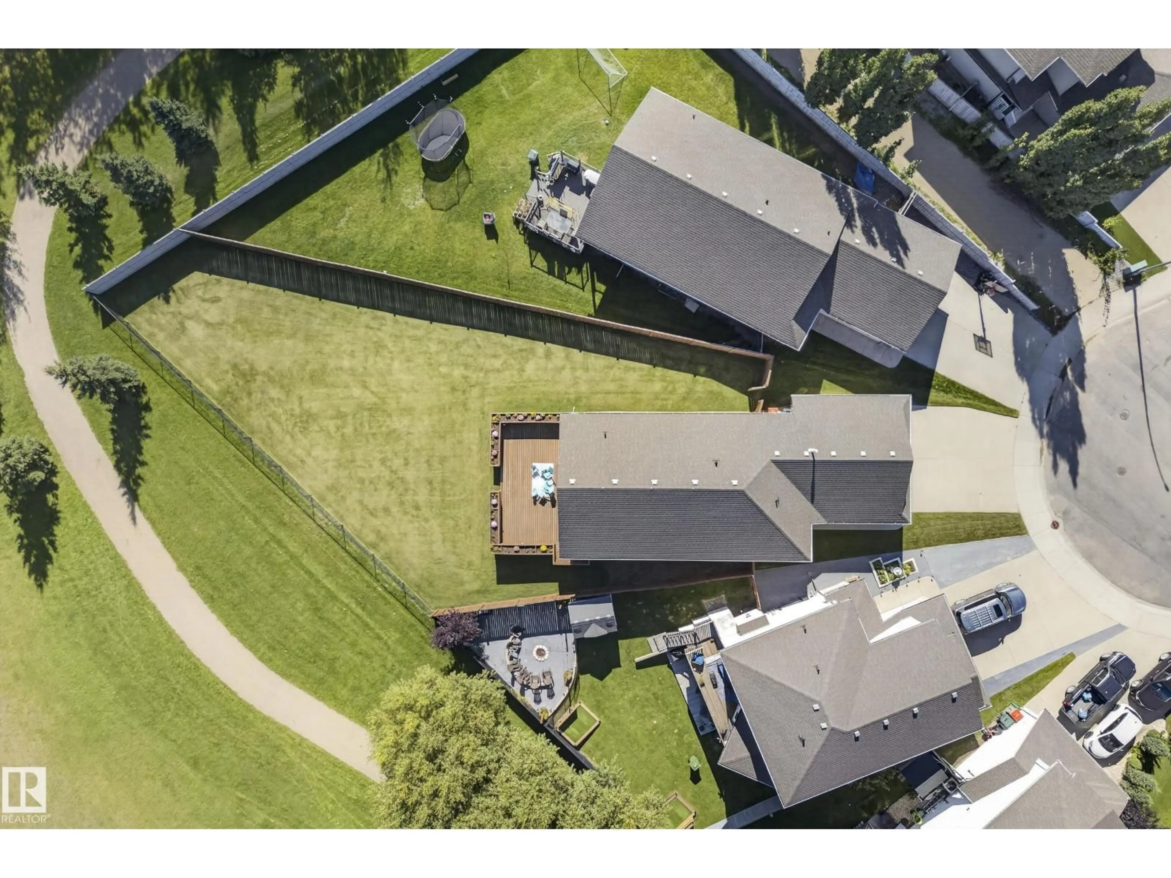 A pic from outside/outdoor area/front of a property/back of a property/a pic from drone, unknown for 27 SILVERSTONE DR, Stony Plain Alberta T7Z0E8