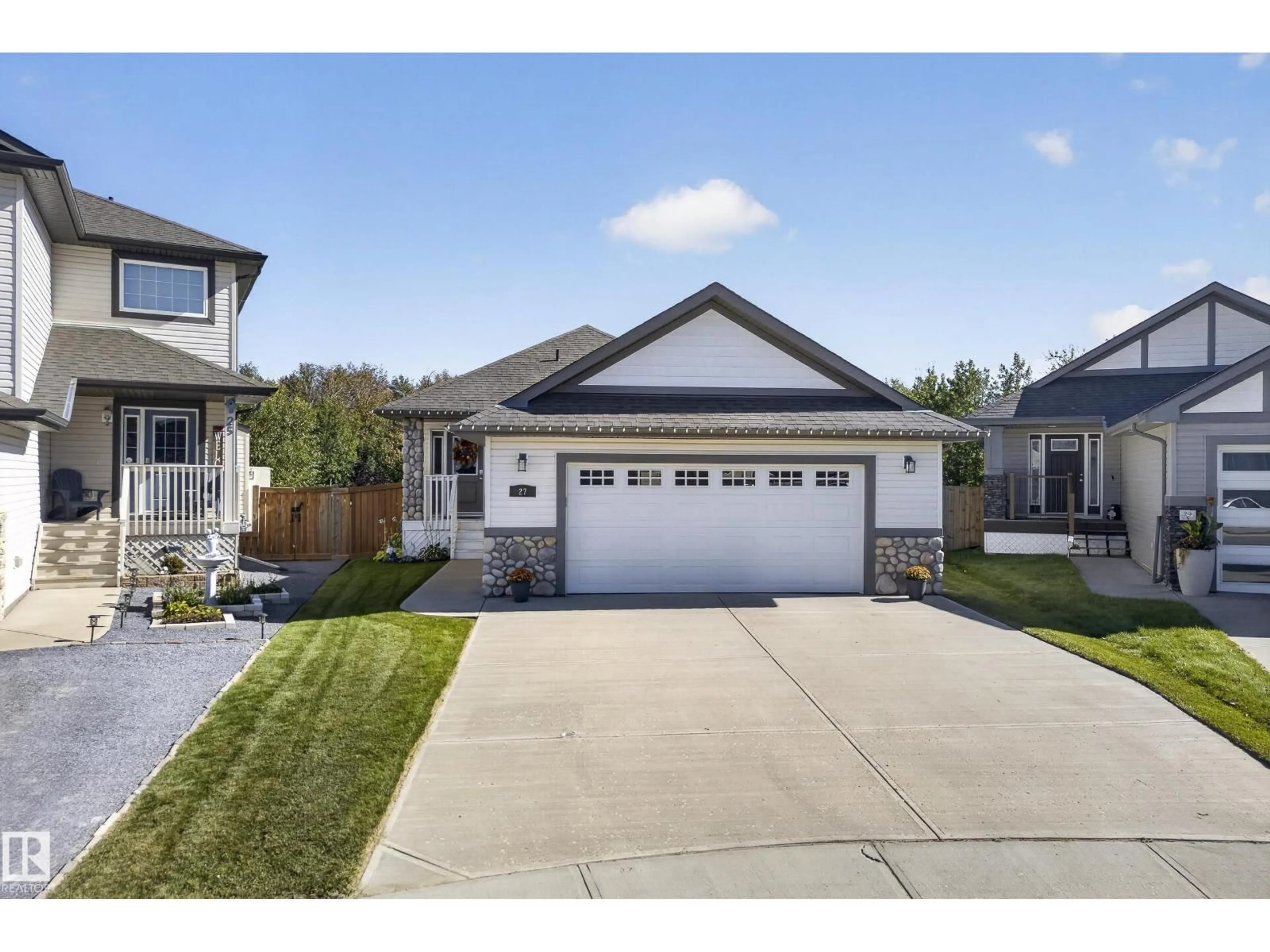 Home with vinyl exterior material, street for 27 SILVERSTONE DR, Stony Plain Alberta T7Z0E8
