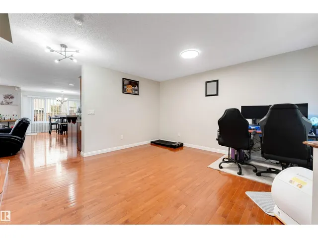 NW - 3012 25 AVE AV, Edmonton 5