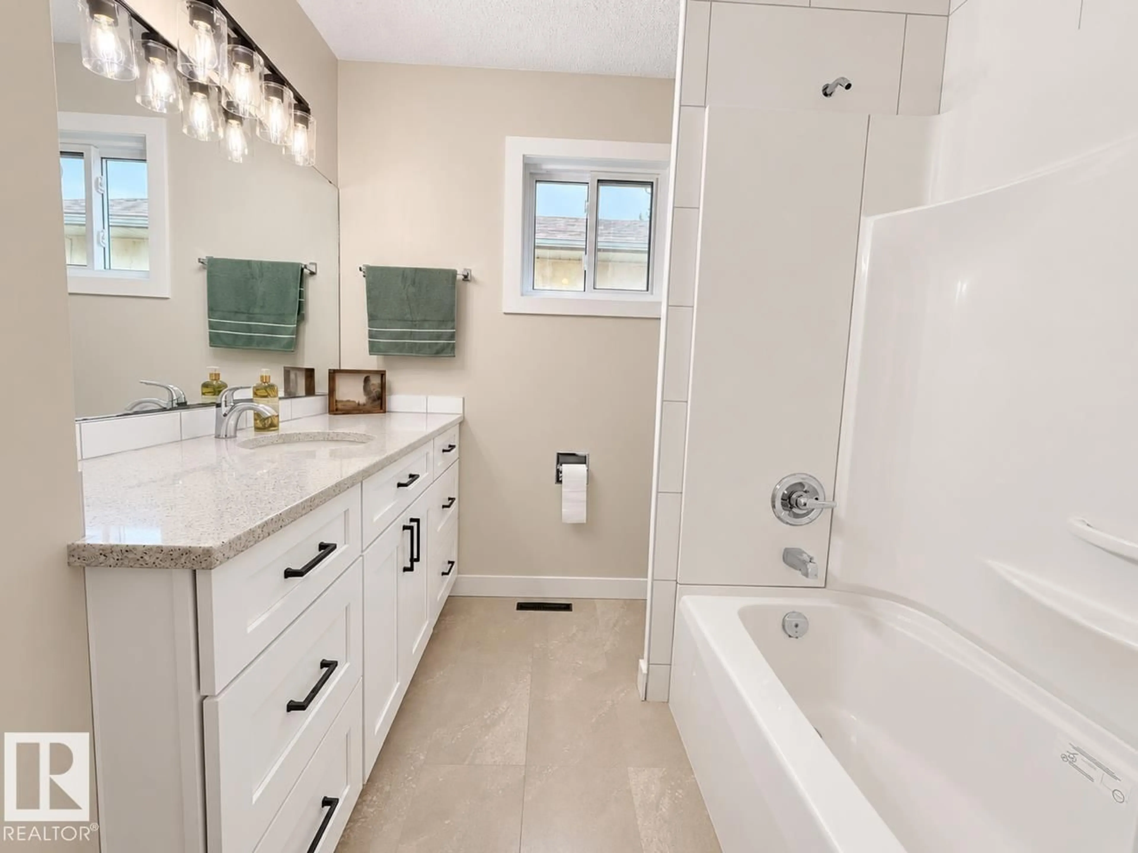 Contemporary bathroom, ceramic/tile floor for 181 PORTER, Millet Alberta T0C1Z0