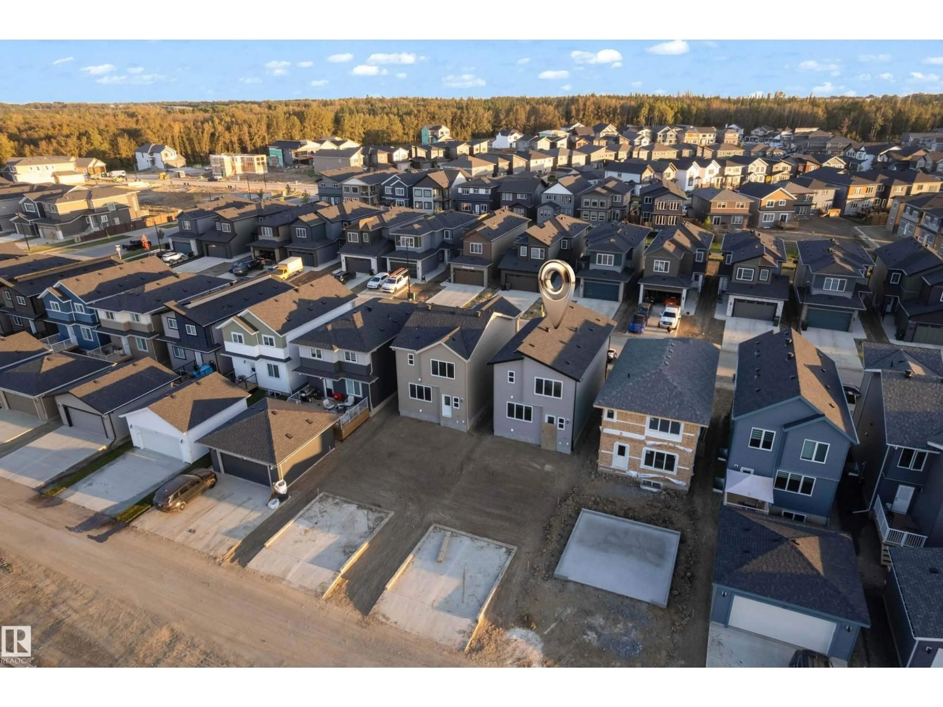 A pic from outside/outdoor area/front of a property/back of a property/a pic from drone, street for 16 WESTWYCK LI, Spruce Grove Alberta T7X4E9