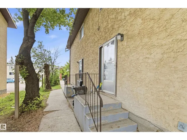 NW - 7115-7121 80 AV, Edmonton 3