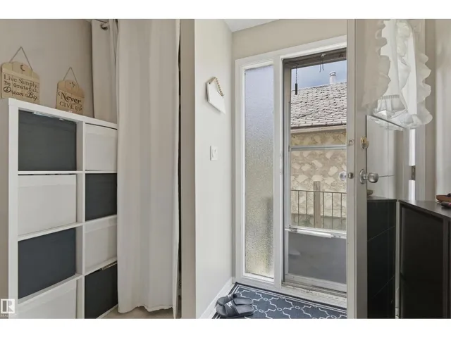 NW - 7115-7121 80 AV, Edmonton 4
