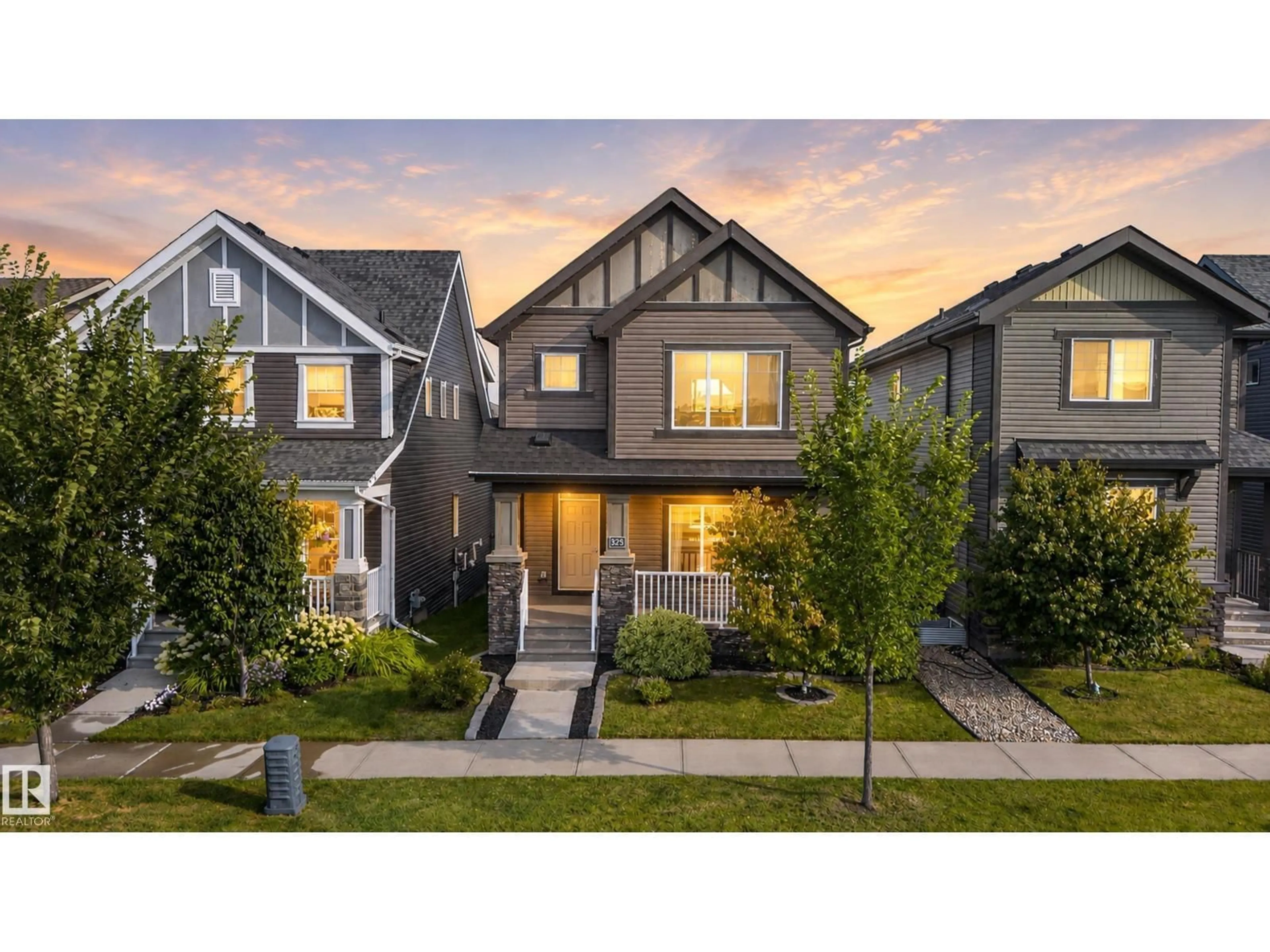 Home with vinyl exterior material, street for 325 HAWKS RIDGE BV, Edmonton Alberta T5S0M4