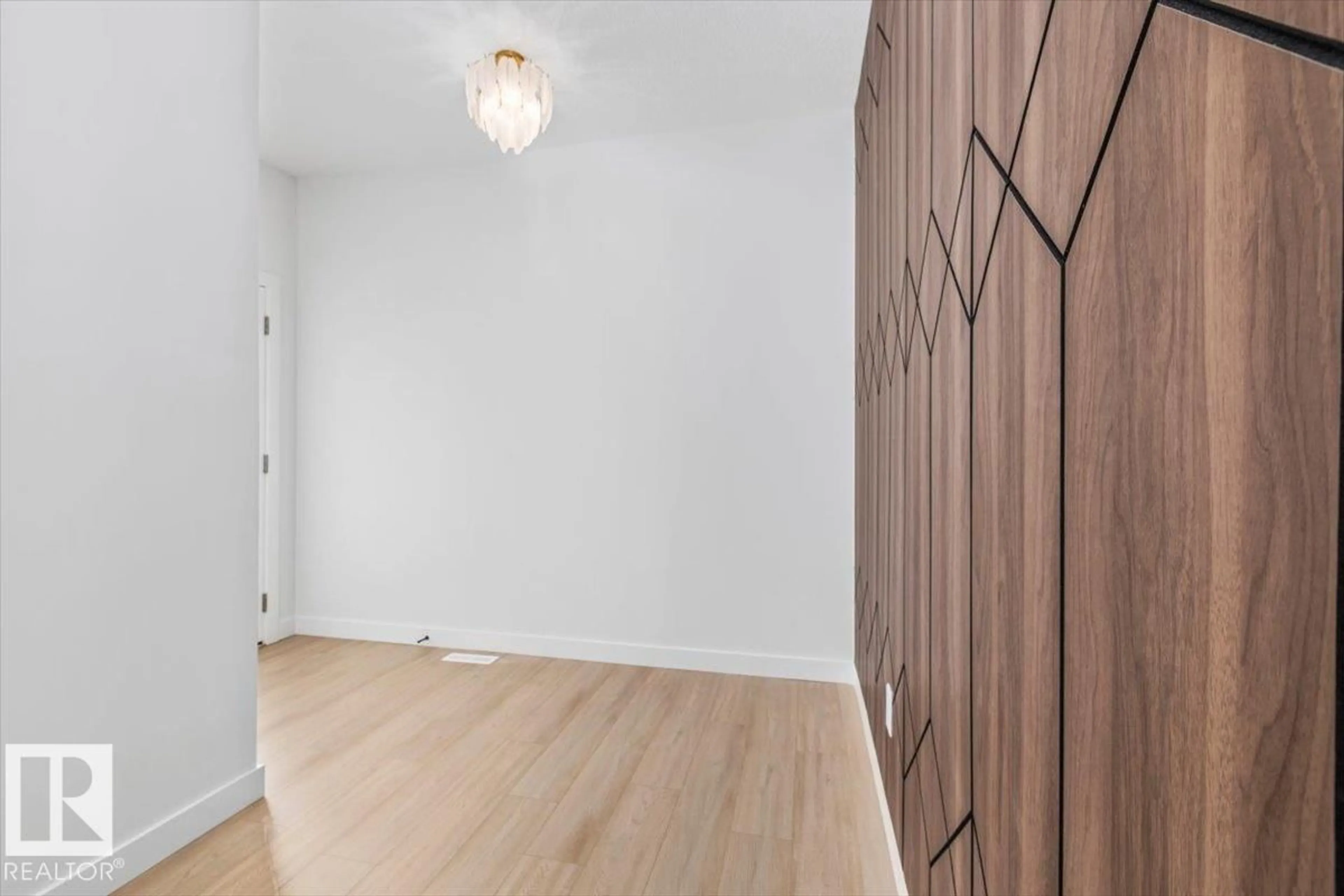 Indoor entryway for 6 OWL RIDGE CL, Fort Saskatchewan Alberta T8L1Y4