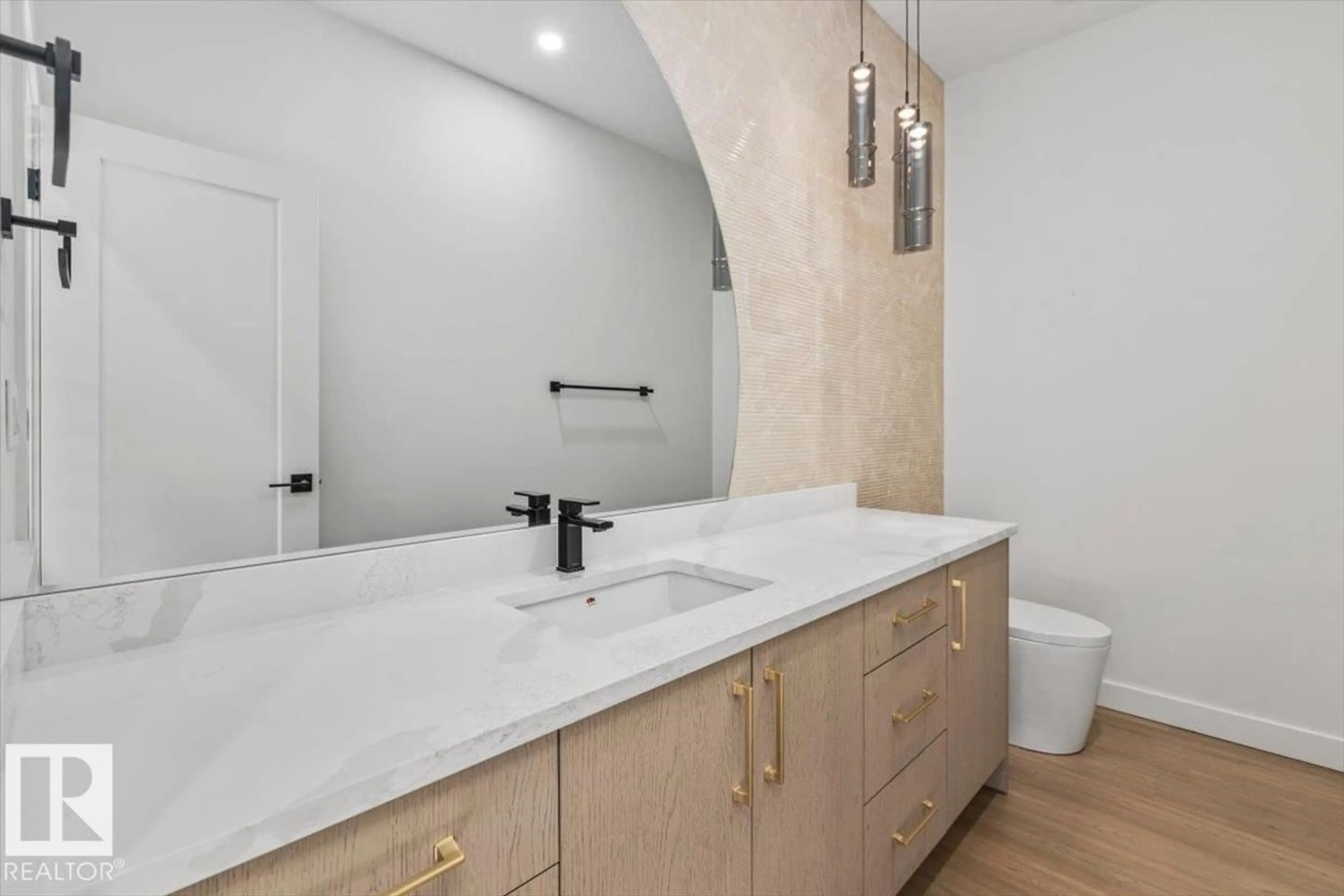 Contemporary bathroom, ceramic/tile floor for 6 OWL RIDGE CL, Fort Saskatchewan Alberta T8L1Y4