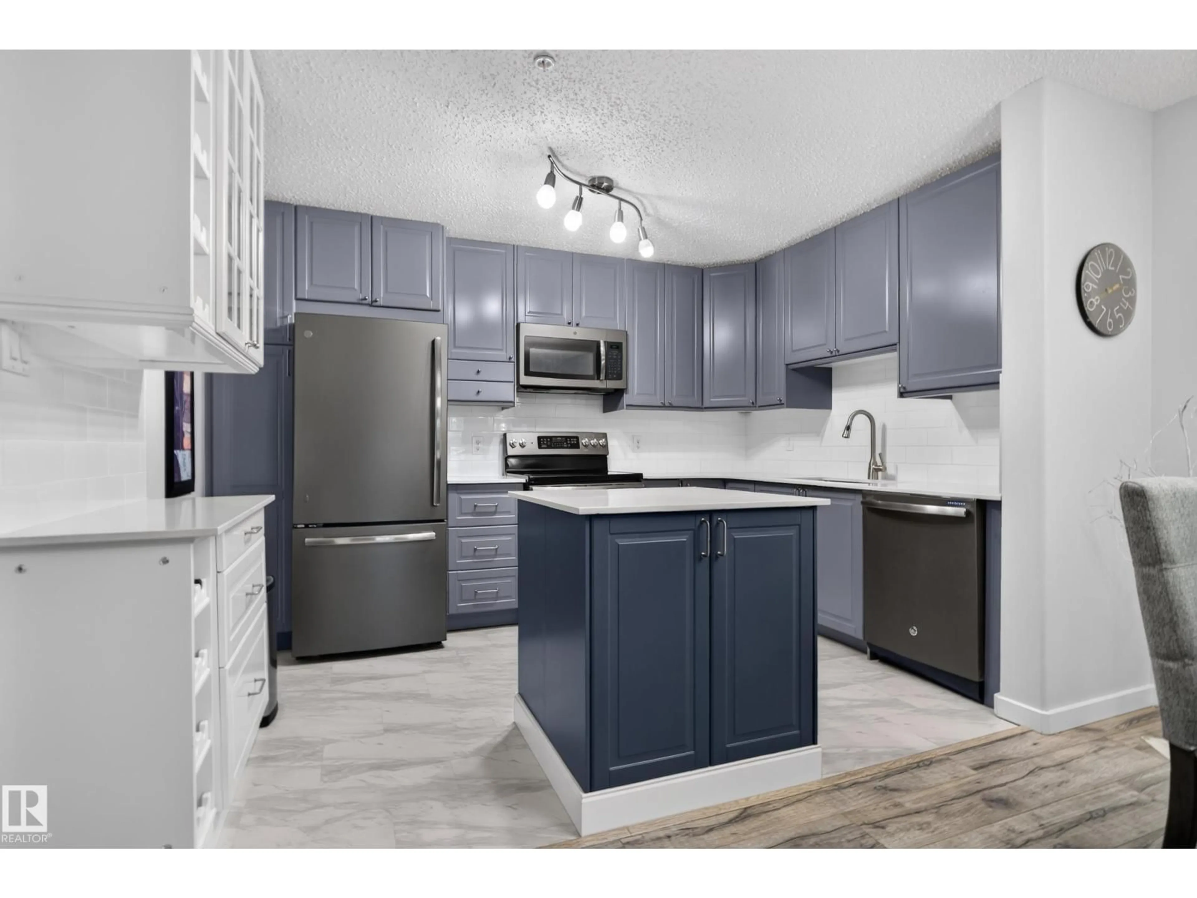 Standard kitchen, unknown for 2098 - 118 BLACKMUD CREEK DR, Edmonton Alberta T6W1T7