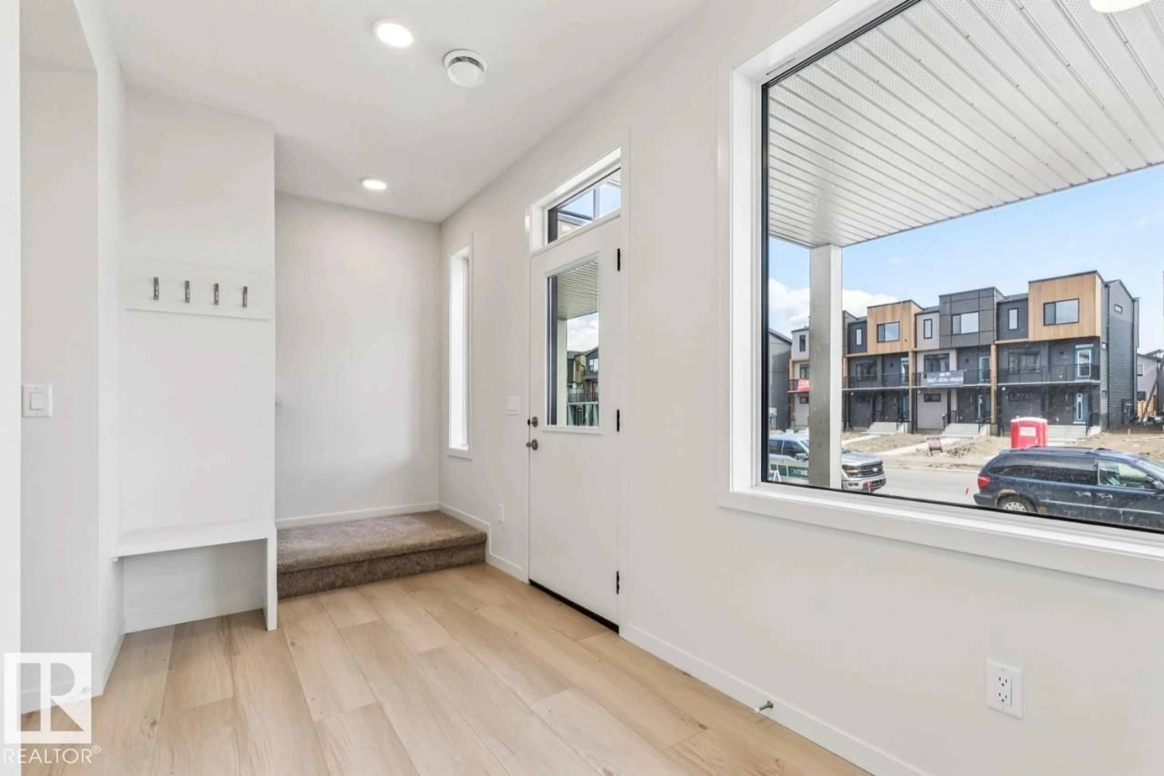 Indoor entryway for 118 WESTWIND DR, Spruce Grove Alberta T7X0P8