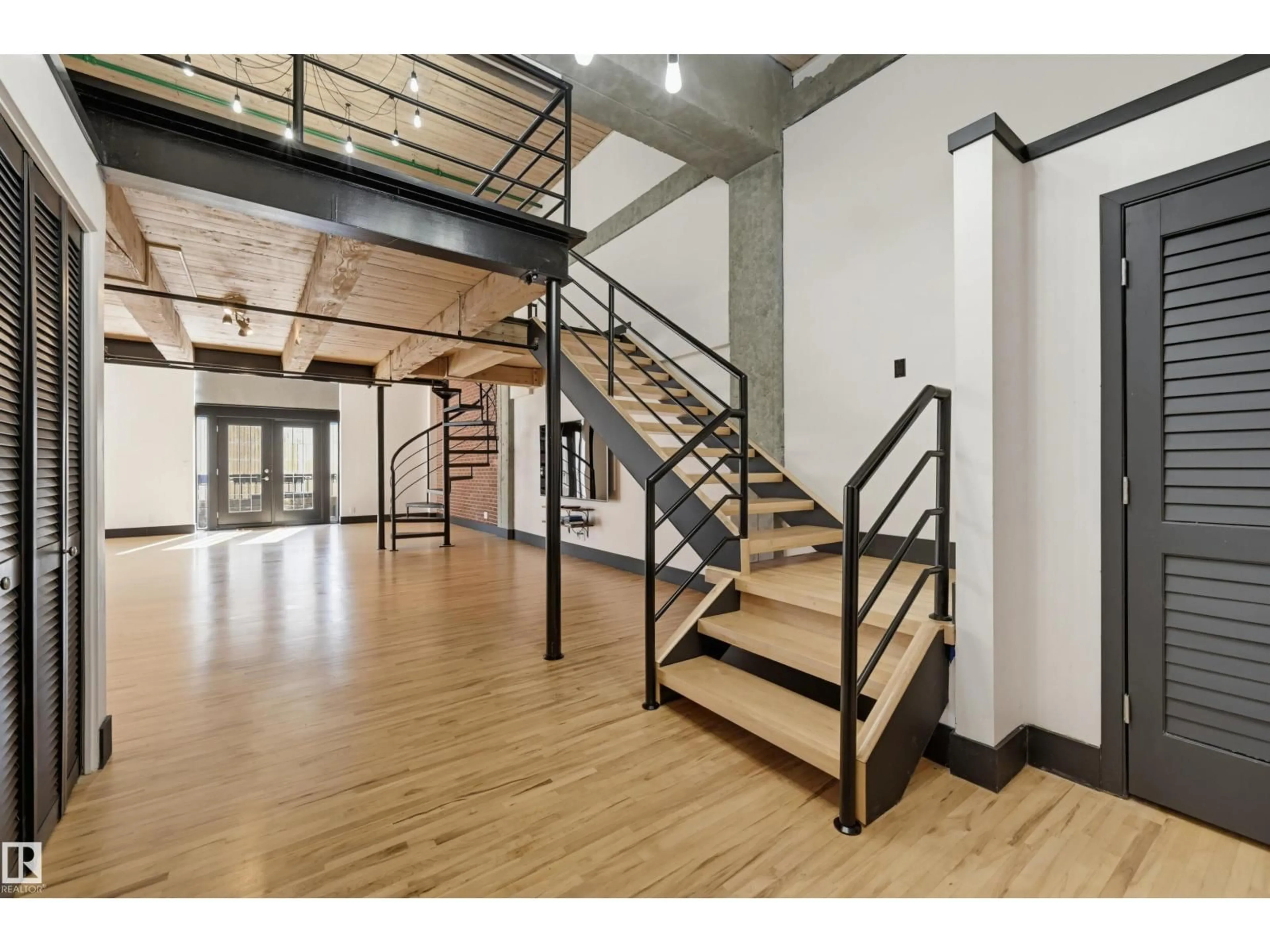 Indoor foyer for #208 - 10330 104 ST NW, Edmonton Alberta T5J1C2