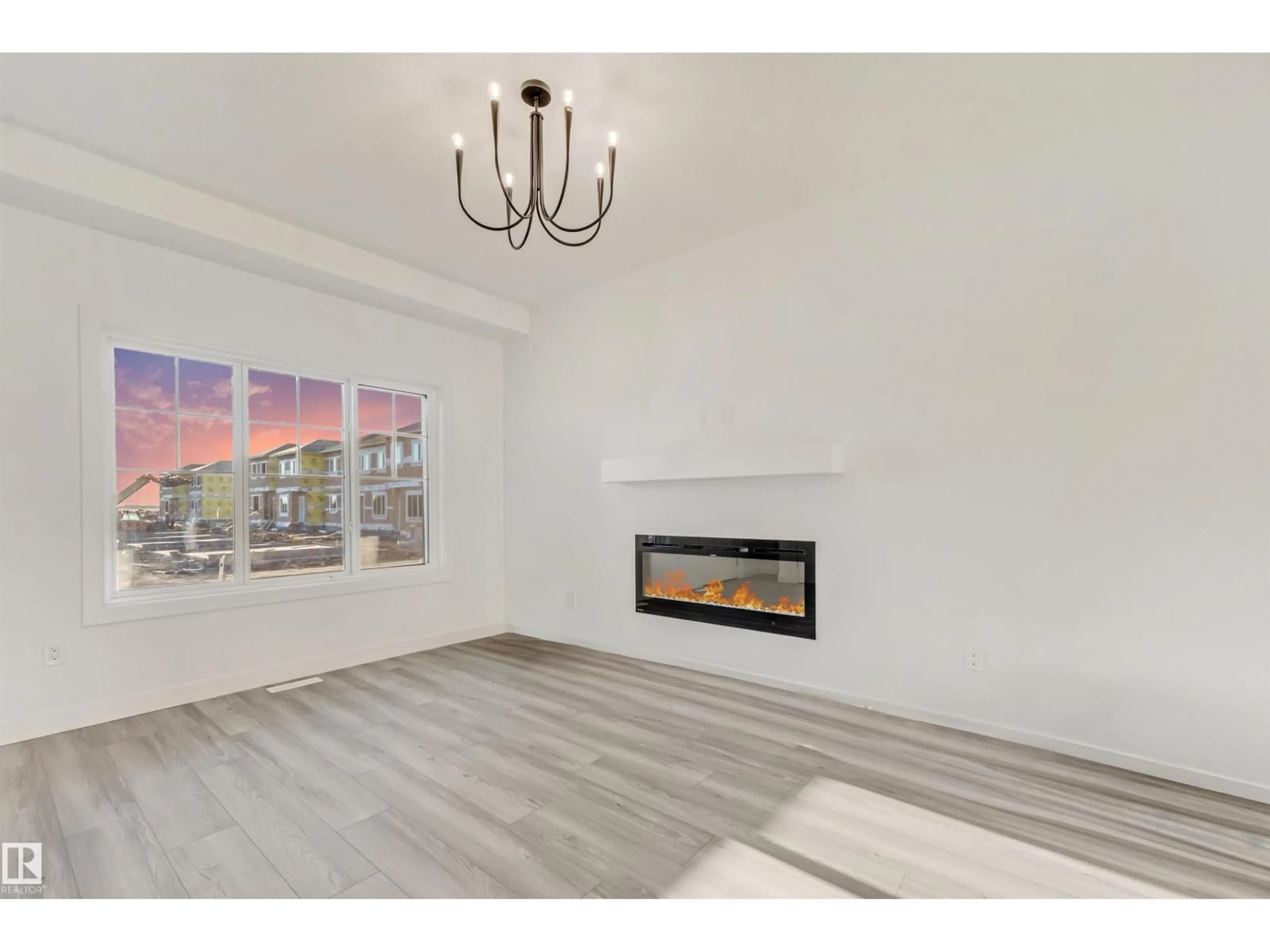 A pic of a room for 1515 211 STREET, Edmonton Alberta T6M3P2