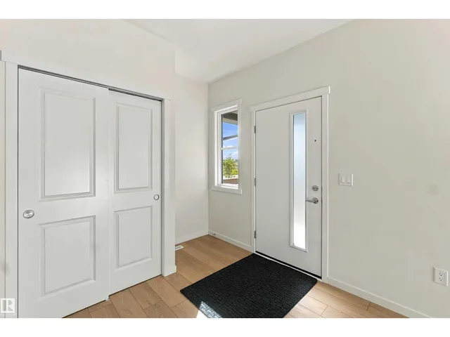 1242 MCLEOD AV, Spruce Grove 4