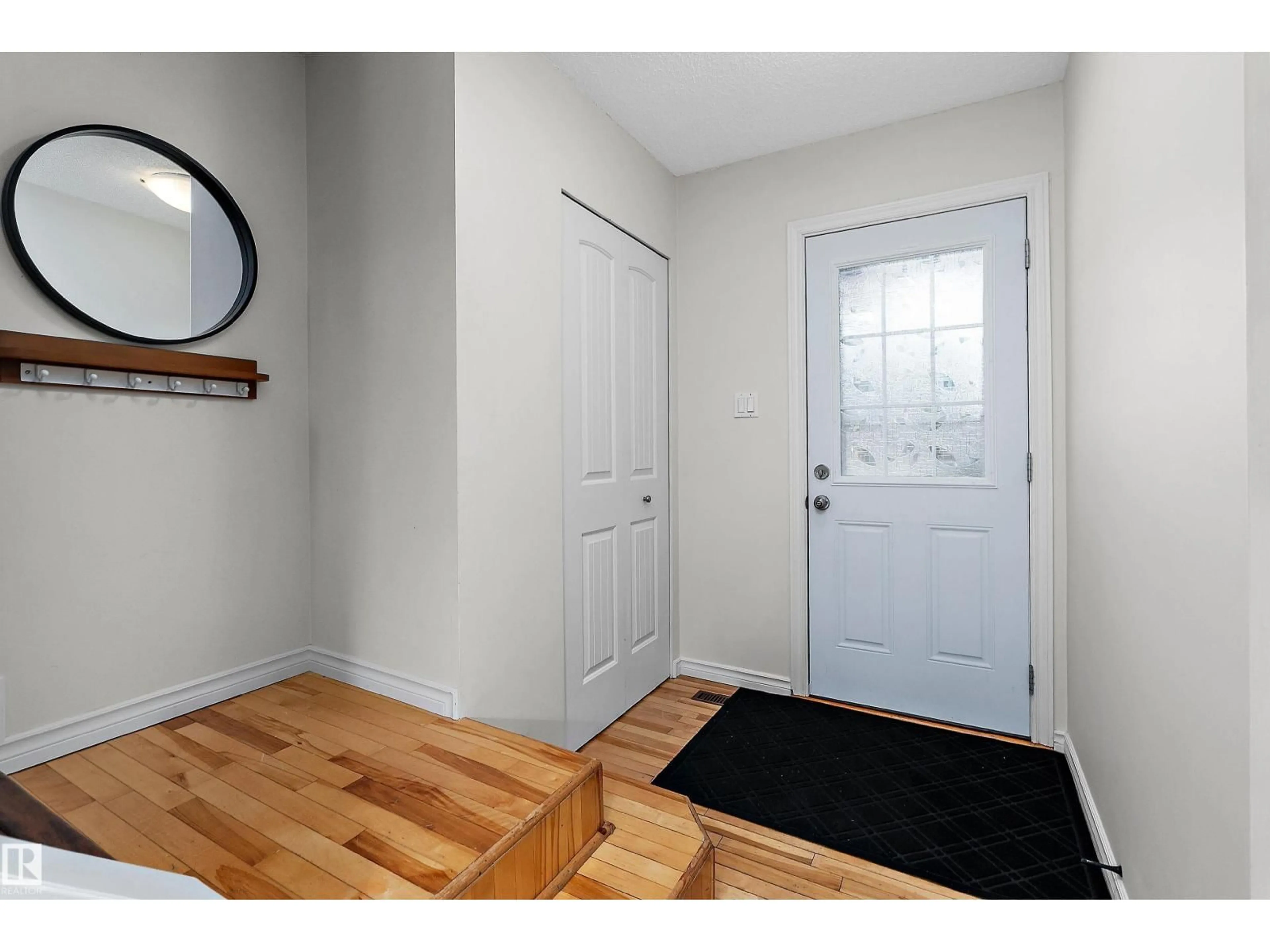 Indoor entryway for NW - 1930 104 ST, Edmonton Alberta T6J5A7