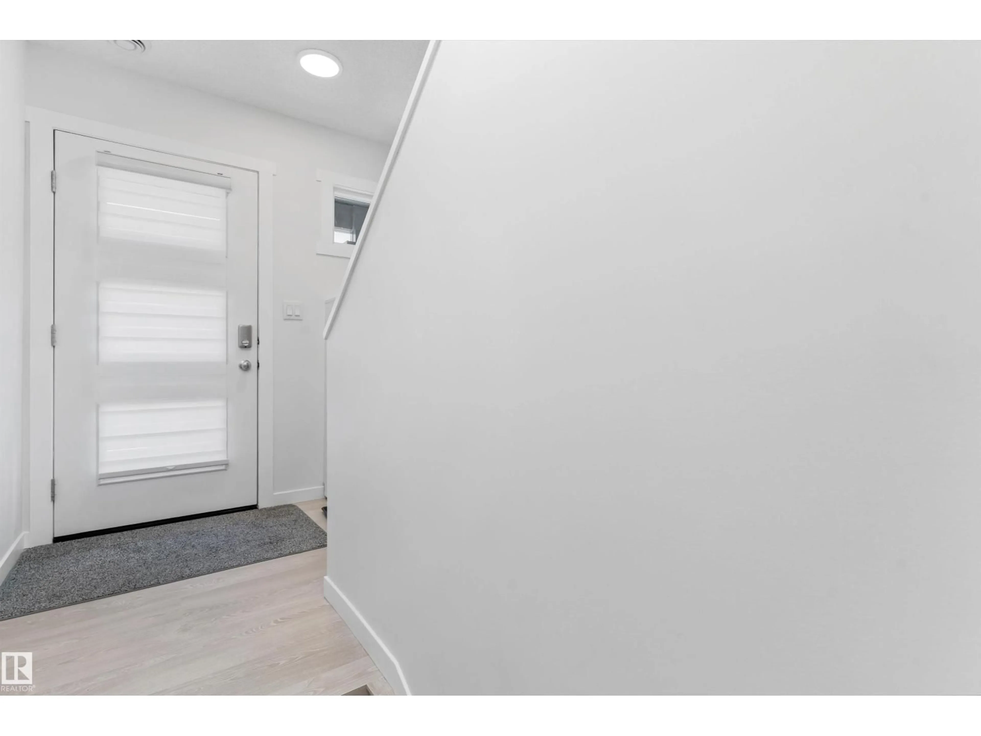 Indoor entryway for #31 - 1203 163 ST, Edmonton Alberta T6W3X1